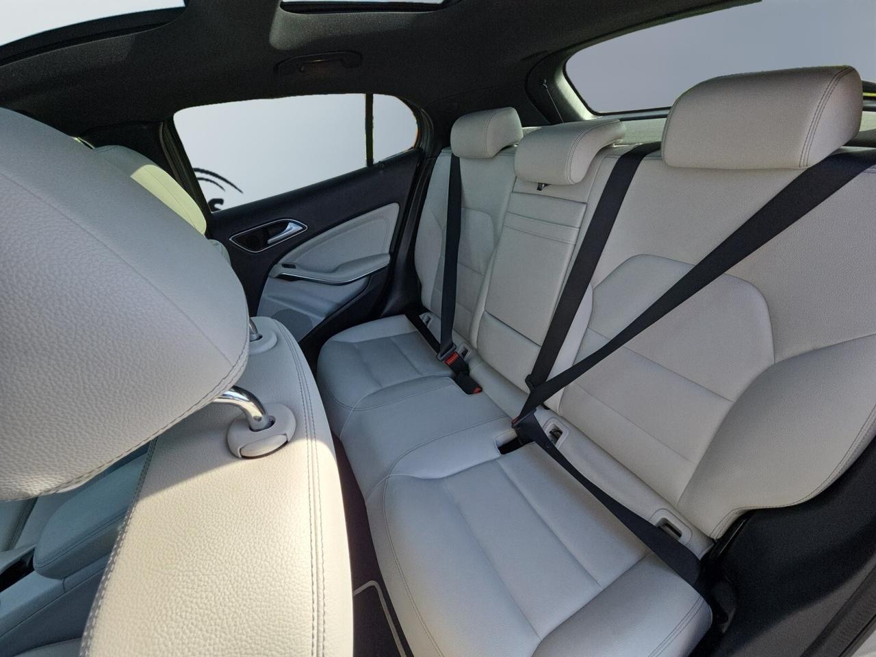 2020 Mercedes-Benz GLA GLA 250 4MATIC * NO ACCIDENTS /NAVI / CAMERA / PAN Photo