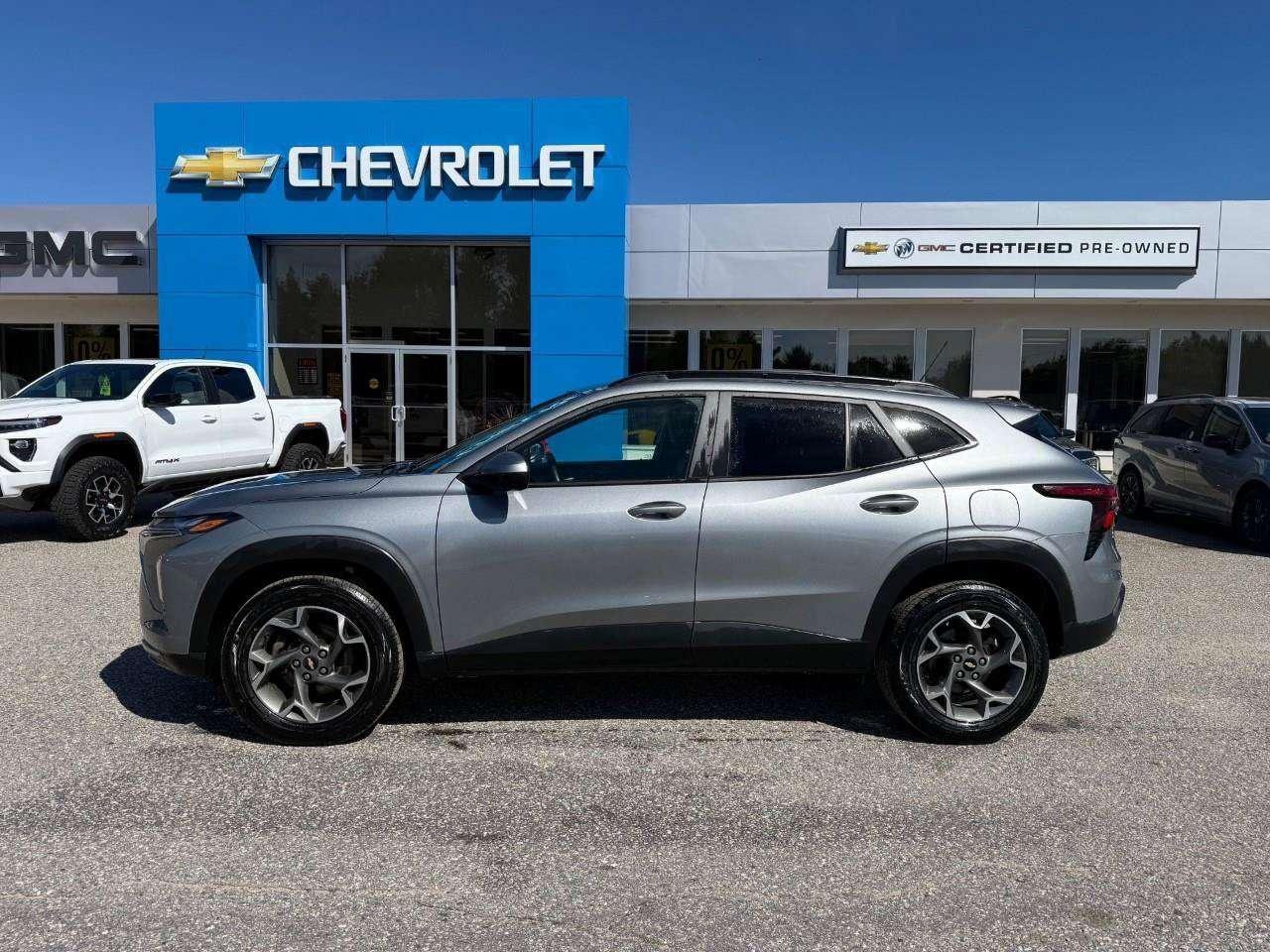 2024 Chevrolet Trax ALL WEATHER MATS. LT CONVENIENCE PKG. CHEVY SAFETY ASSIST PKG. Photo