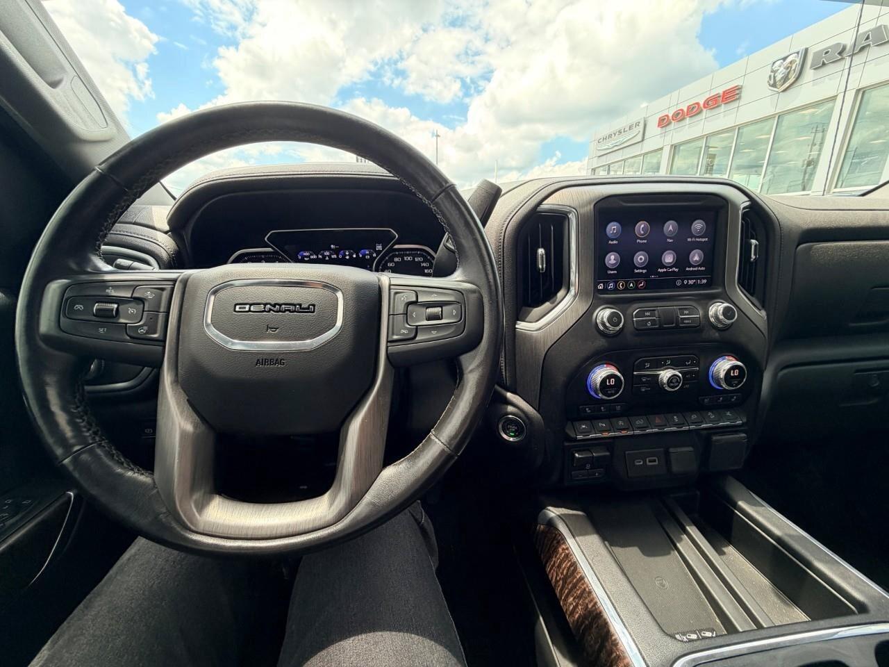 2020 GMC Sierra 1500 4WD Crew Cab 147  Denali Photo