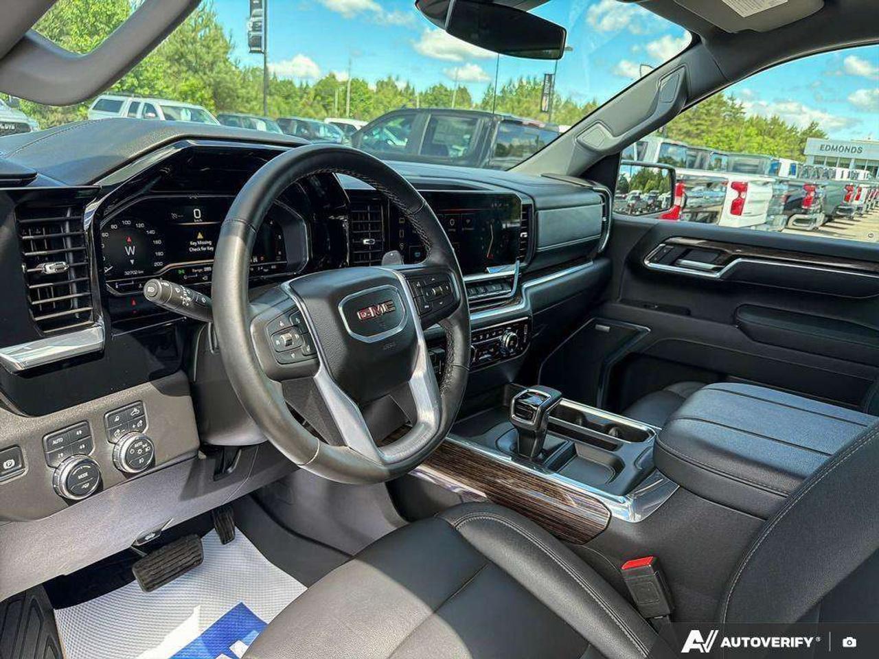 2025 GMC Sierra 1500 Trailer Brake Controller   Remote Start   Heated Seats   Heated Steering Wheel Photo