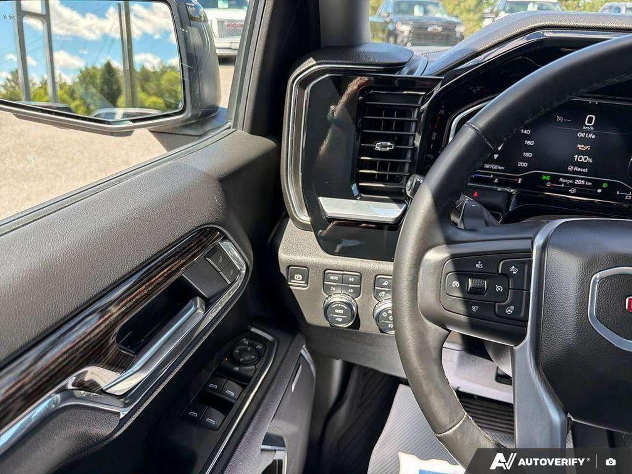 2025 GMC Sierra 1500 Trailer Brake Controller   Remote Start   Heated Seats   Heated Steering Wheel Photo