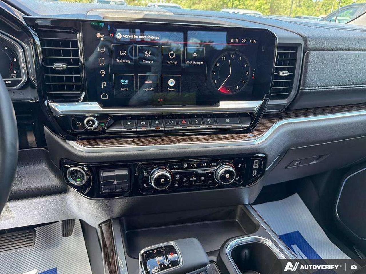 2025 GMC Sierra 1500 Trailer Brake Controller   Remote Start   Heated Seats   Heated Steering Wheel Photo