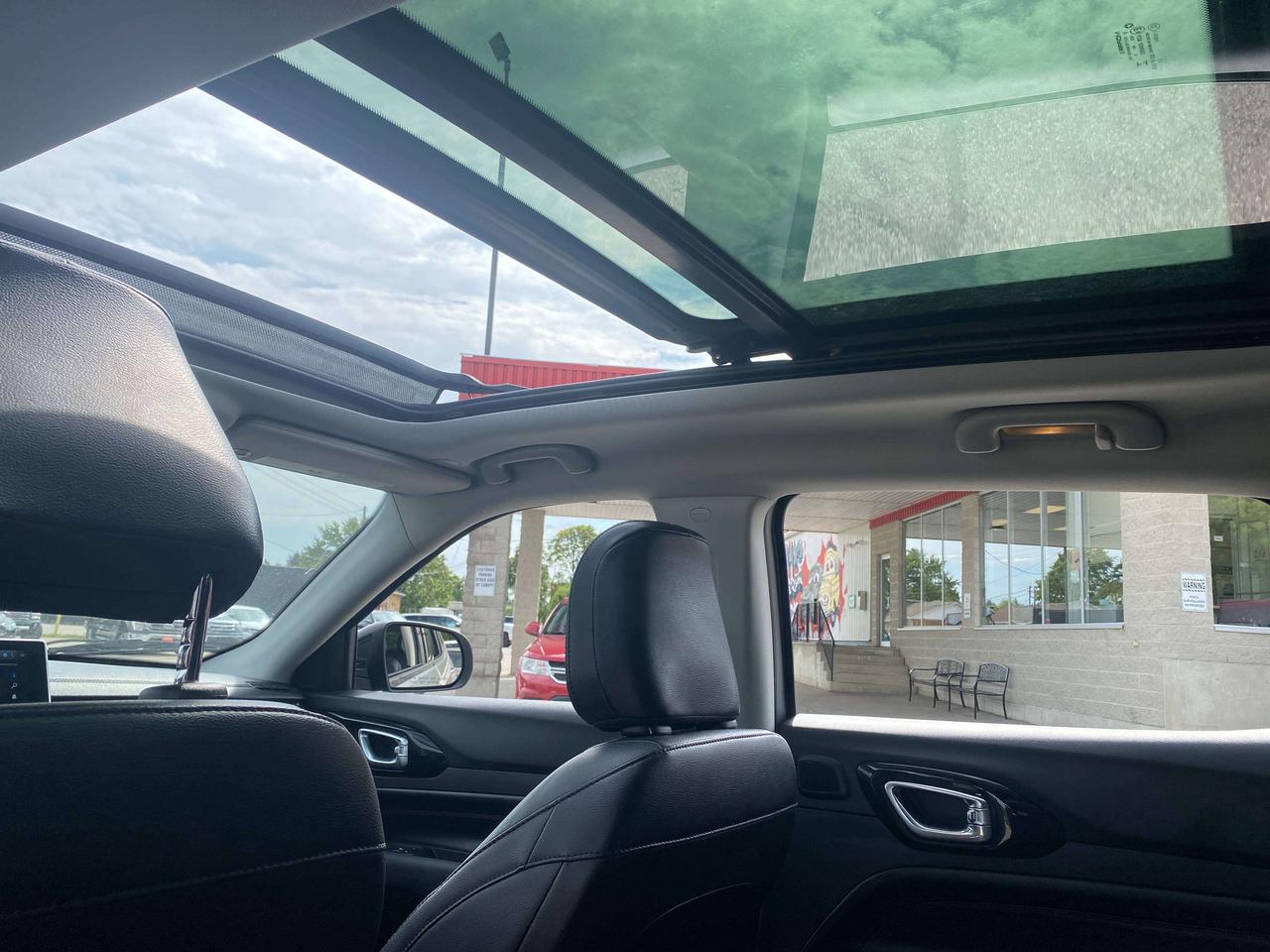 2022 Jeep Compass TRAILHAWK, SUNROOF, REMOTE START, LEATHER! Photo