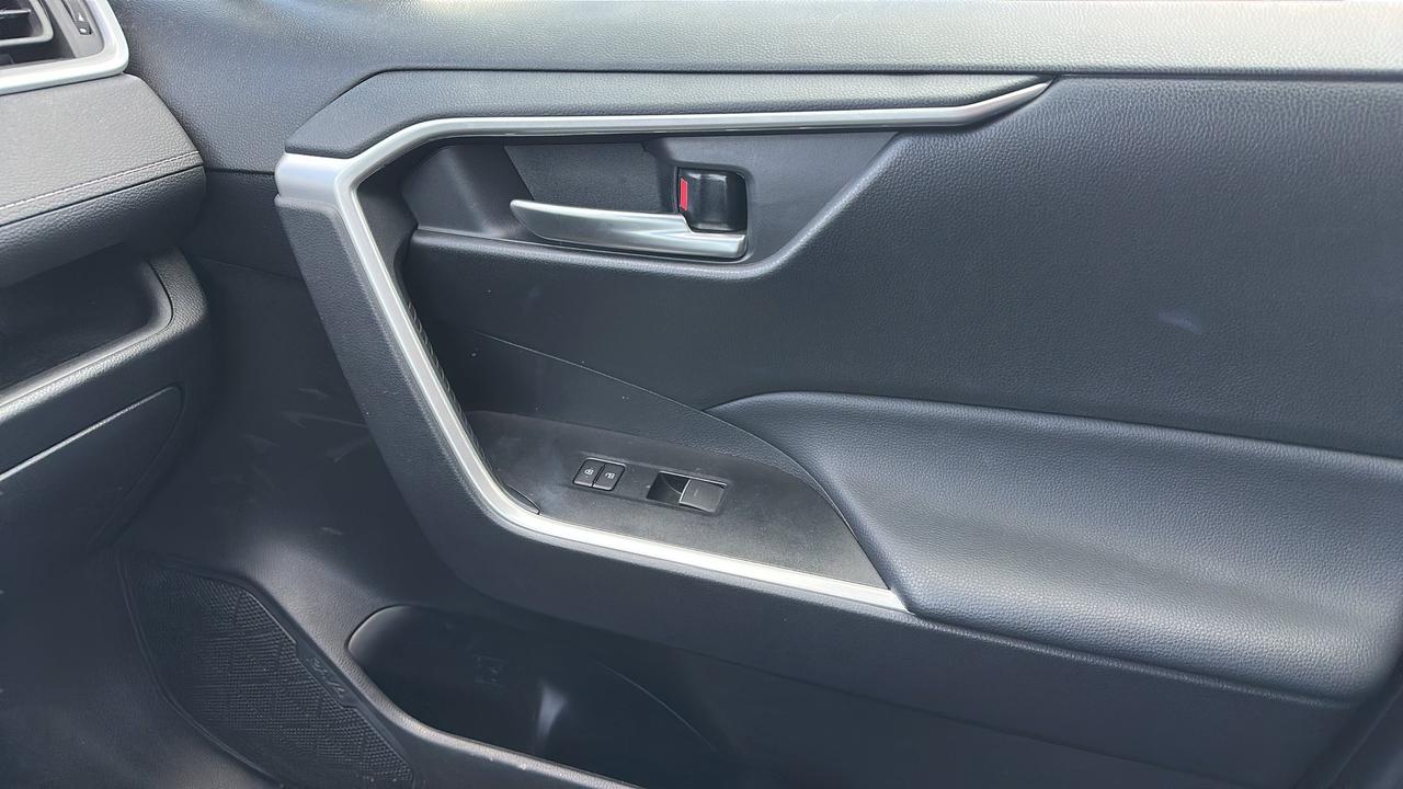 2025 Toyota RAV4 Hybrid  Photo