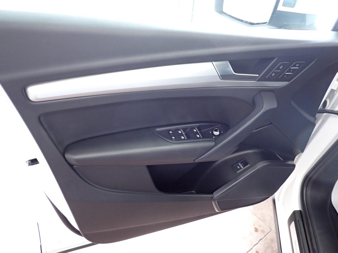 2023 Audi Q5 Komfort 4WD *HYBRID* LEATHER Photo