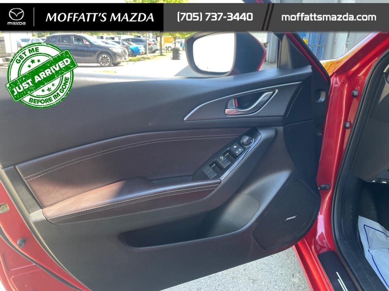2017 Mazda MAZDA3 GT Photo