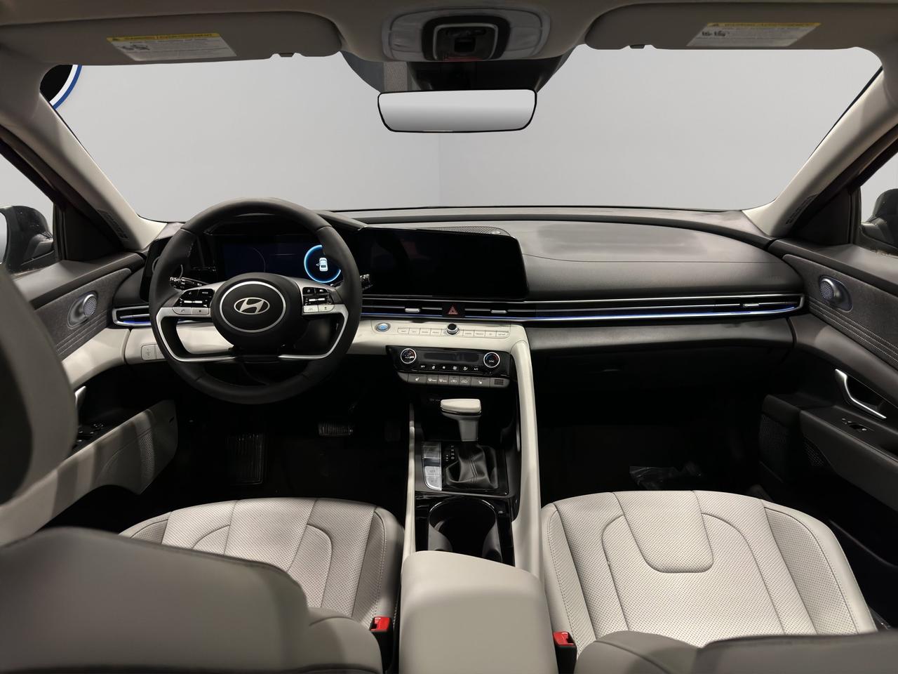 2026 Hyundai Elantra Hybrid Luxury Photo
