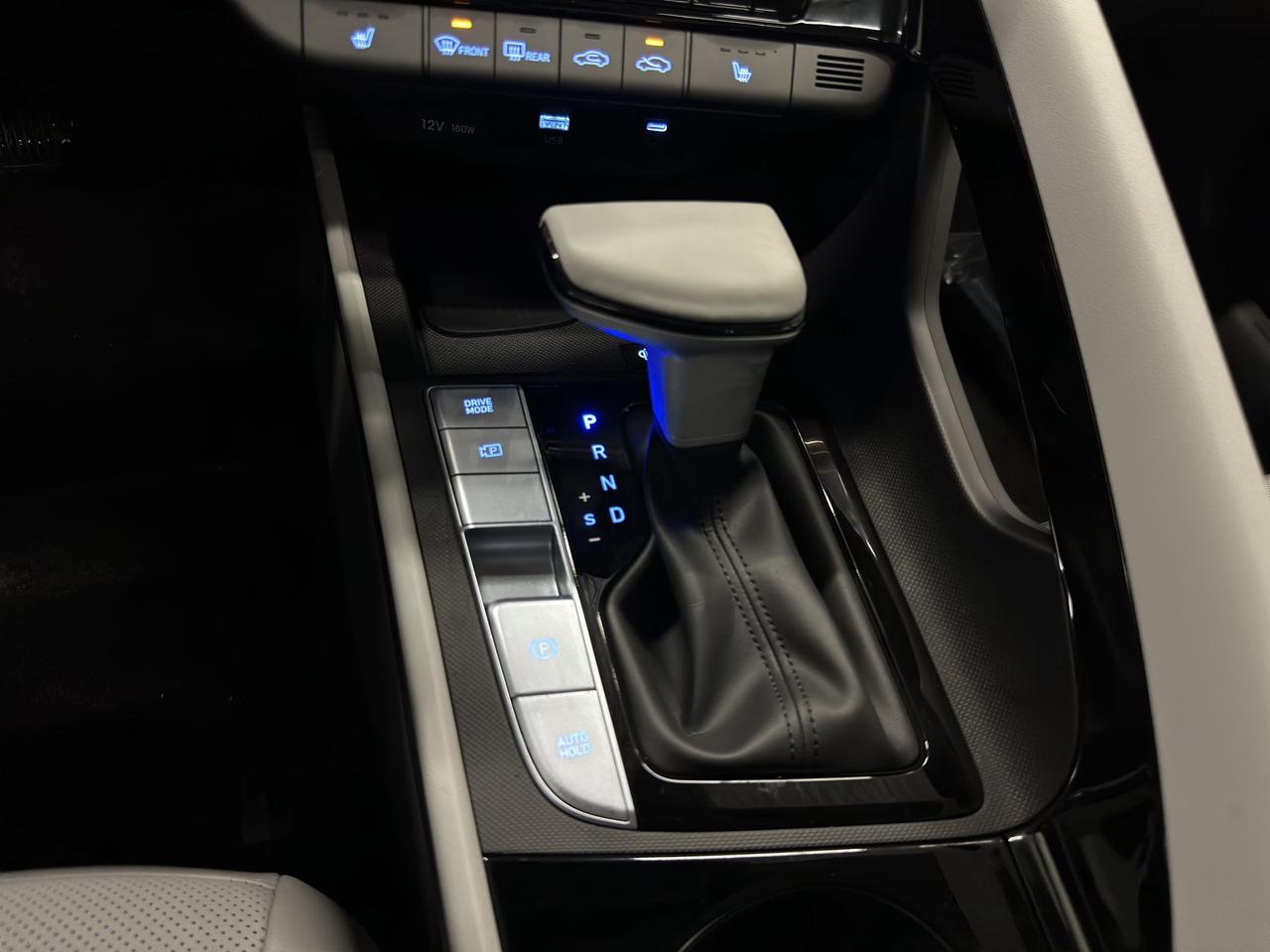 2026 Hyundai Elantra Hybrid Luxury Photo