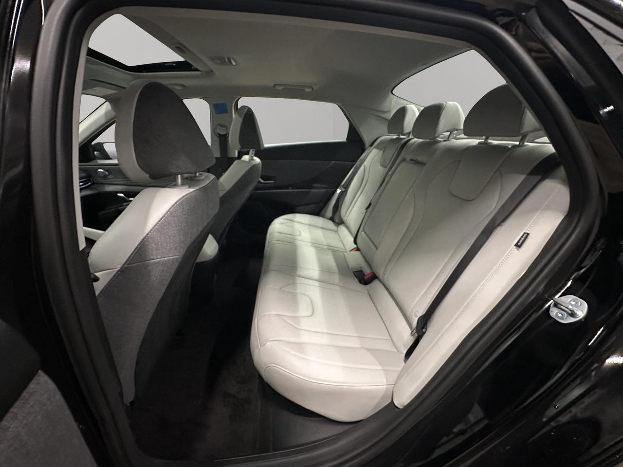 2026 Hyundai Elantra Hybrid Luxury Photo