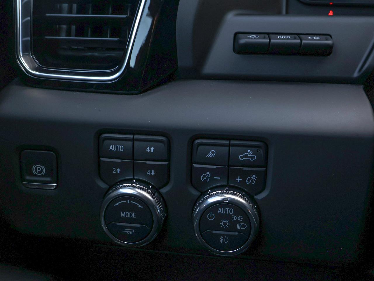 2025 GMC Sierra 3500HD Denali Photo