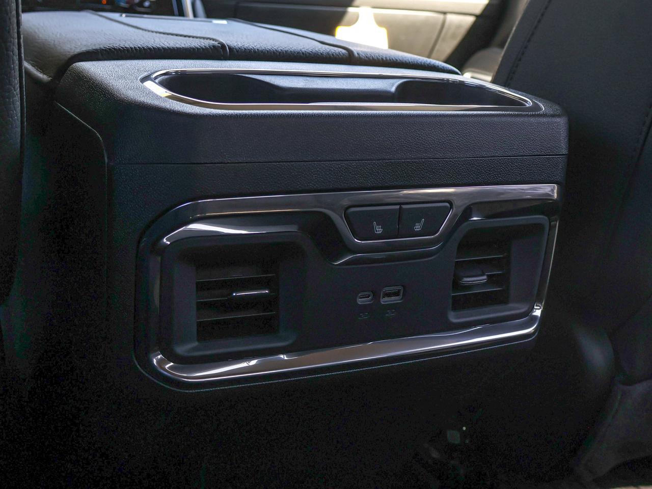 2025 GMC Sierra 3500HD Denali Photo