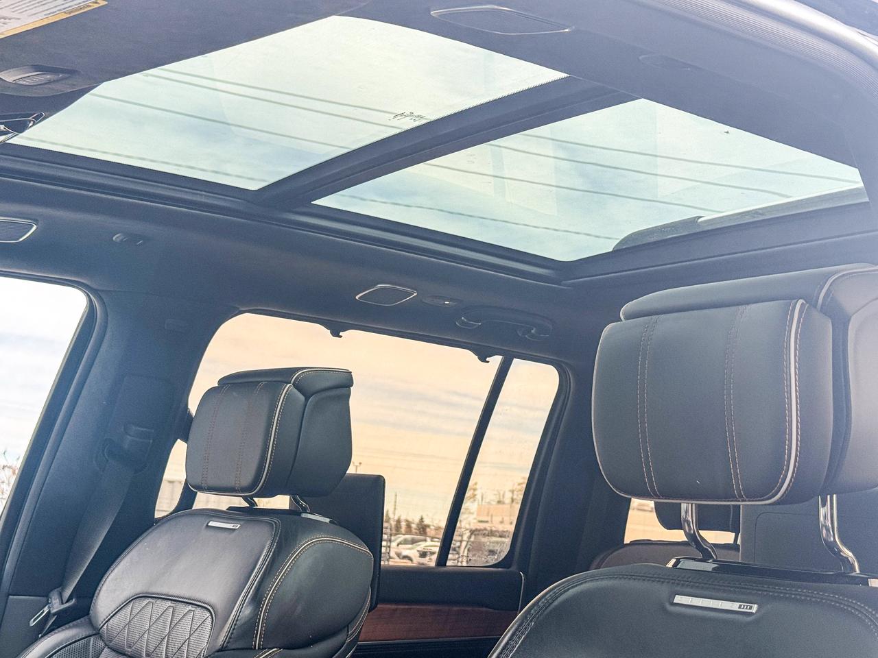 2022 Jeep Grand Wagoneer Series III Photo