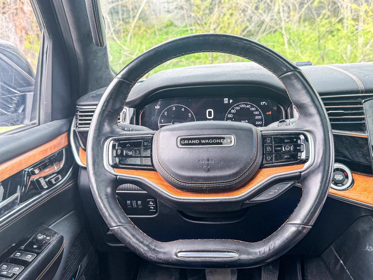 2022 Jeep Grand Wagoneer Series III Photo