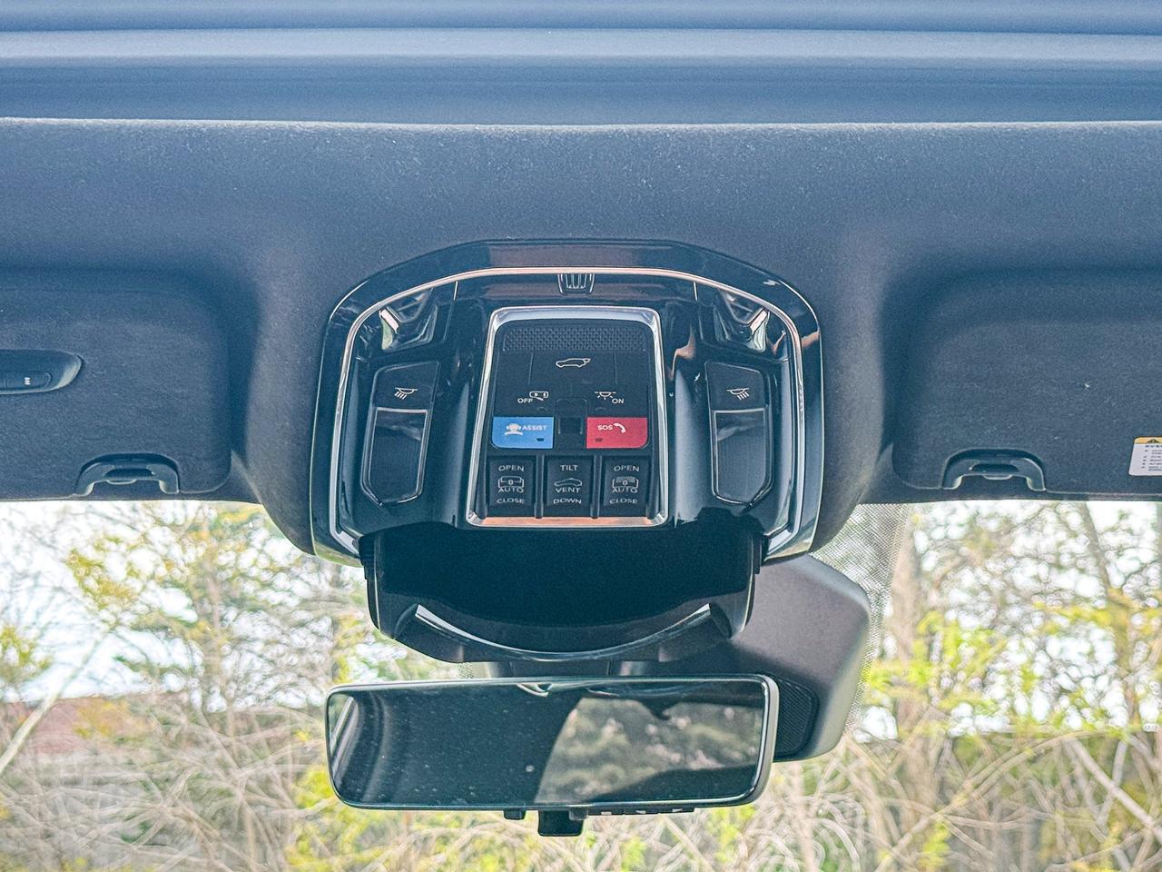 2022 Jeep Grand Wagoneer Series III Photo
