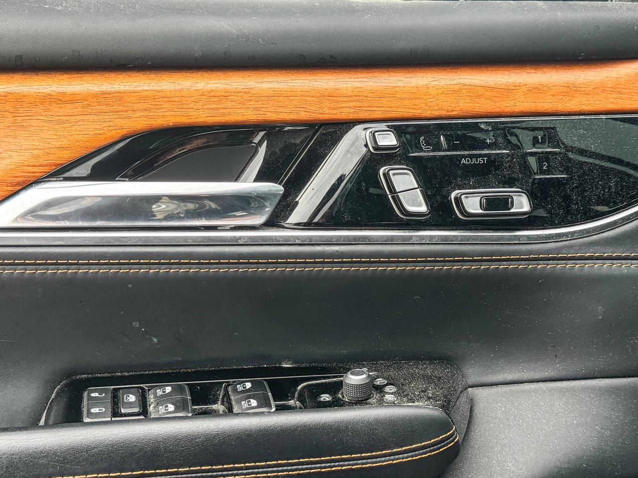 2022 Jeep Grand Wagoneer Series III Photo