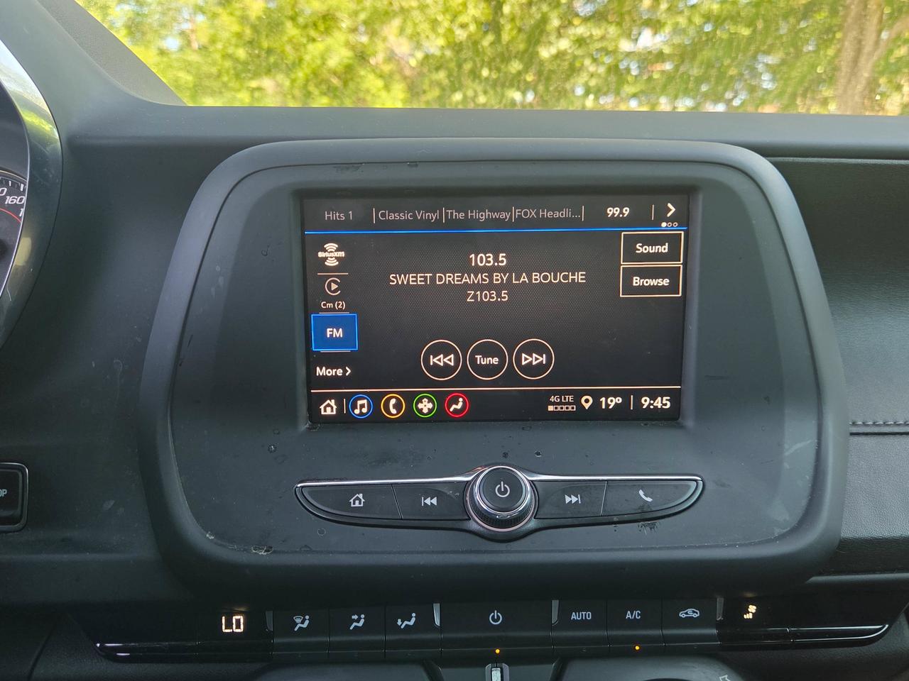2022 Chevrolet Camaro 1LT Photo