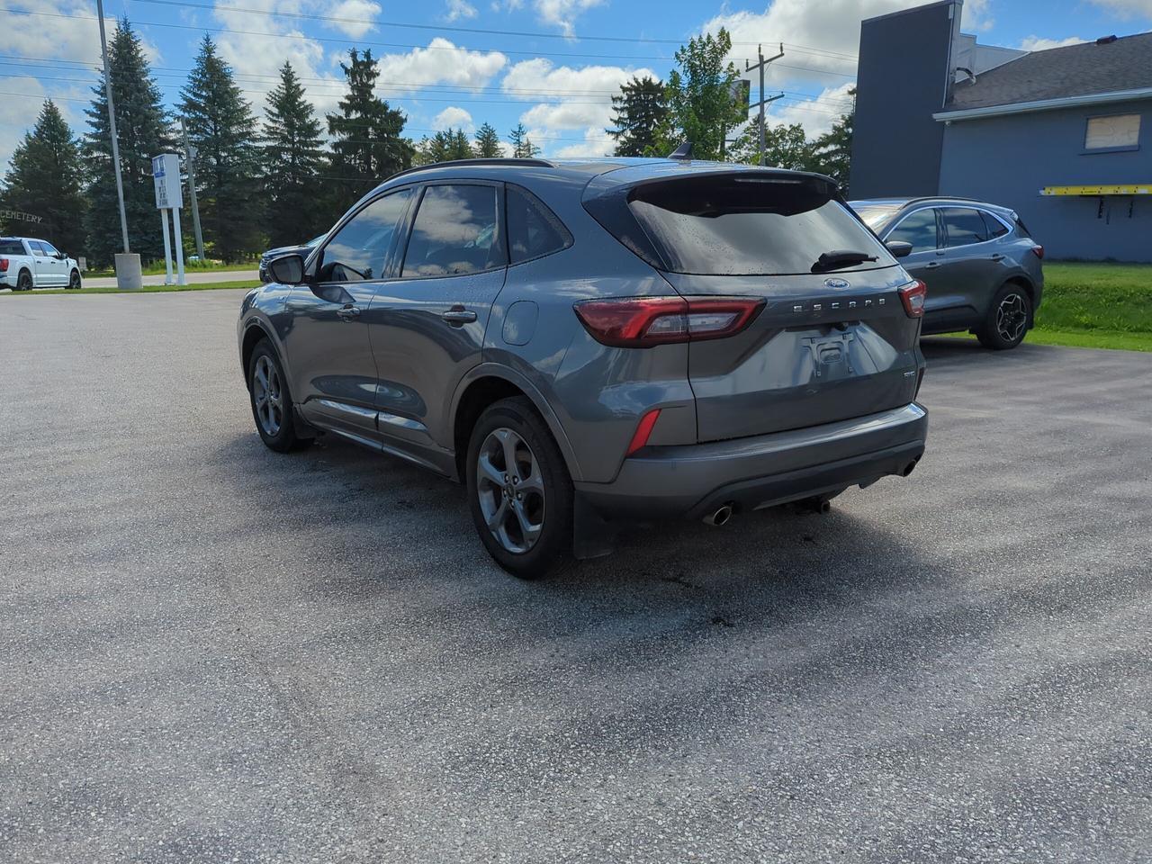 2023 Ford Escape ST-Line AWD Photo3