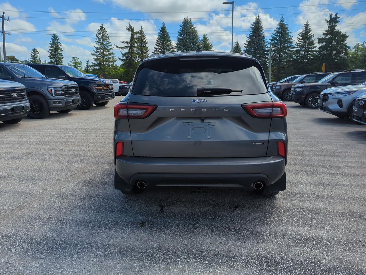 2023 Ford Escape ST-Line AWD Photo4
