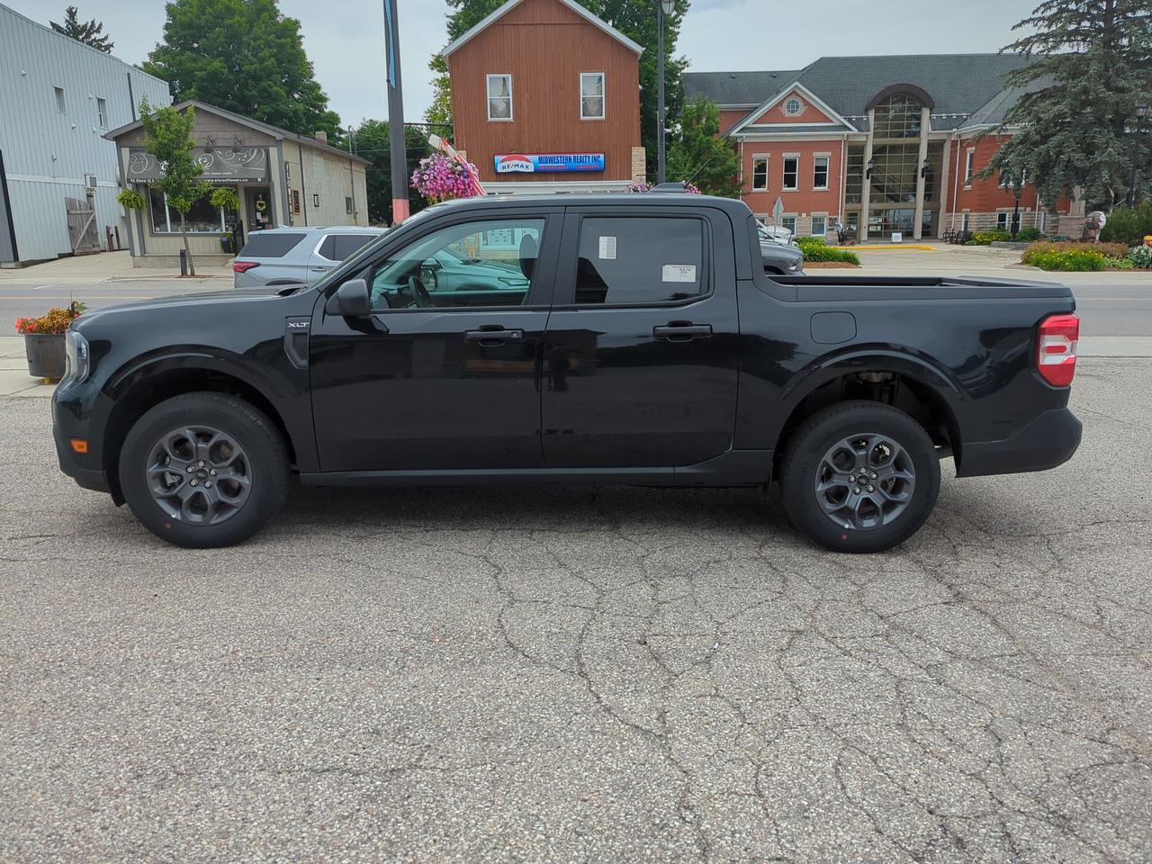 2026 Ford Maverick XLT Supercrew AWD Photo2
