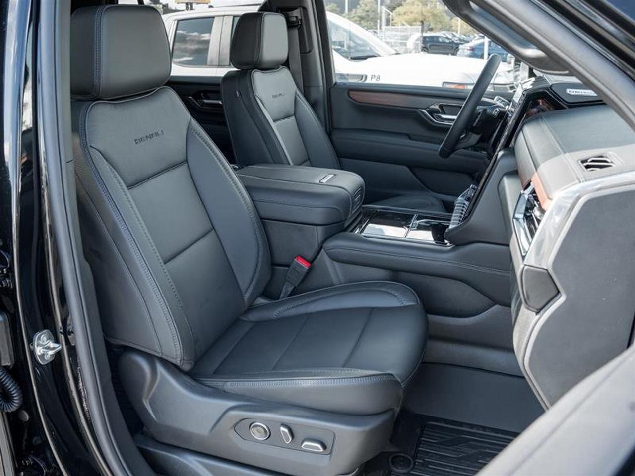 2026 GMC YUKON DENALI 4WD  Photo
