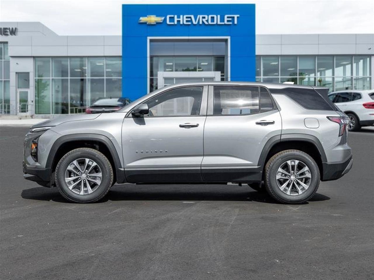 2027 Chevrolet Equinox LT Photo2