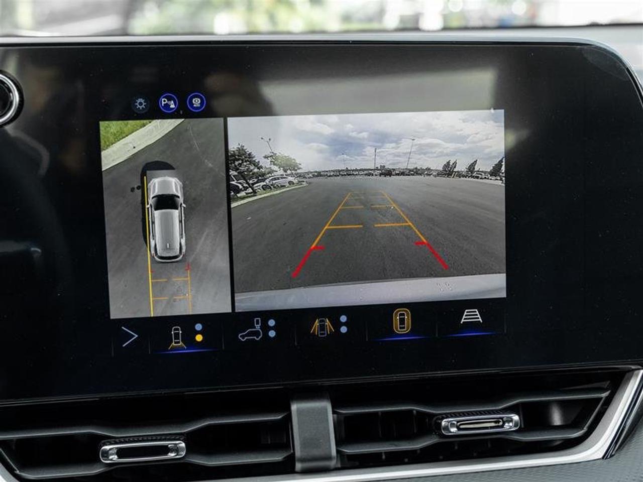 2027 Chevrolet Equinox LT Photo