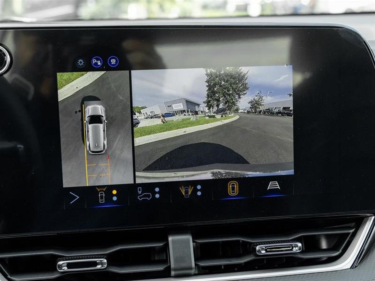 2027 Chevrolet Equinox LT Photo