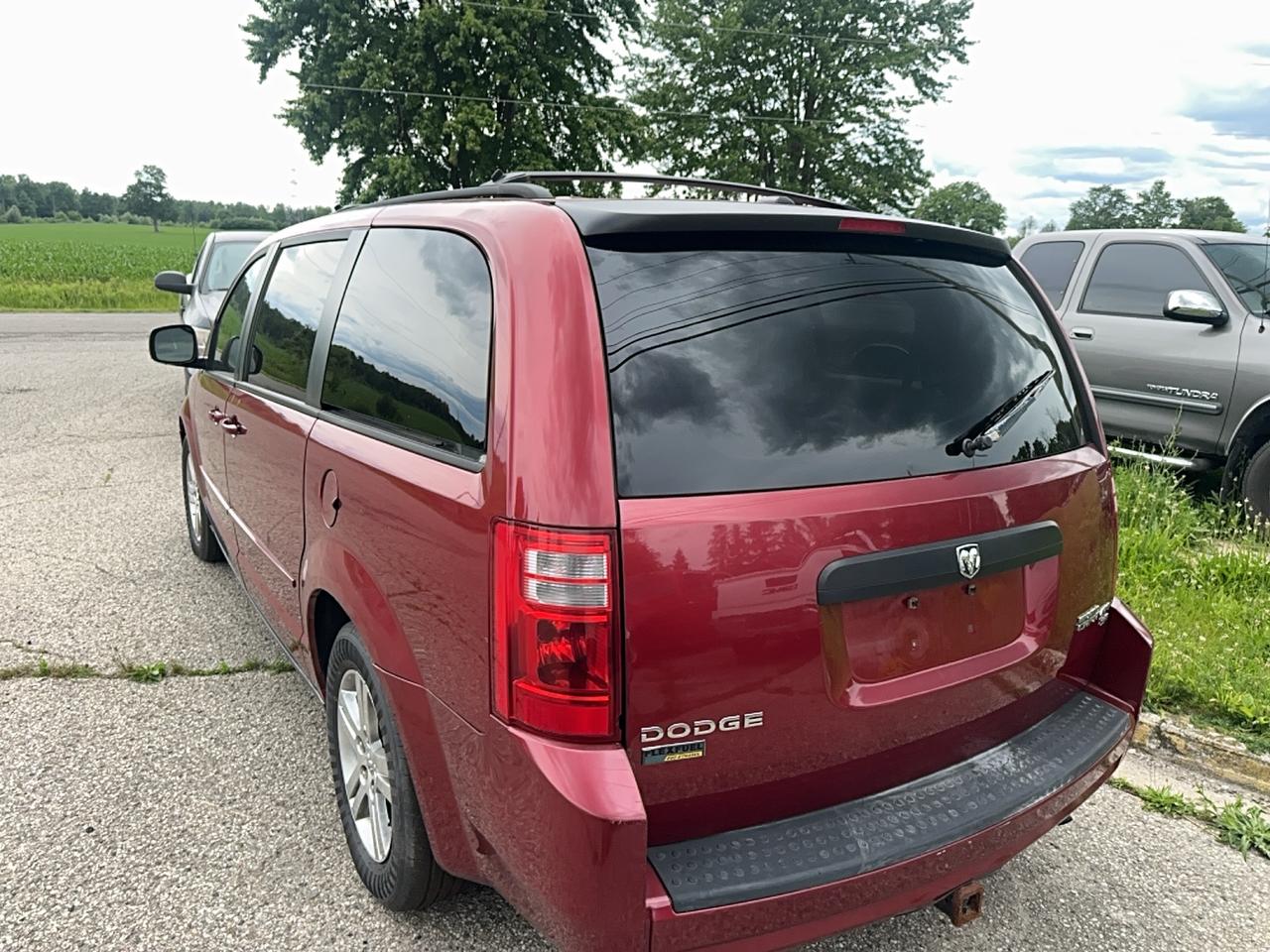 2010 Dodge Grand Caravan SE Photo
