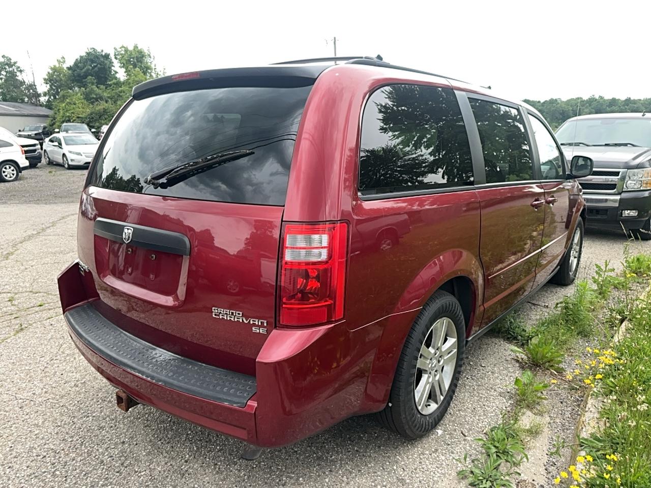 2010 Dodge Grand Caravan SE Photo2