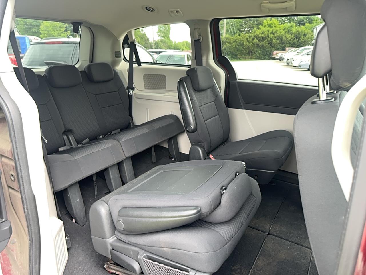 2010 Dodge Grand Caravan SE Photo