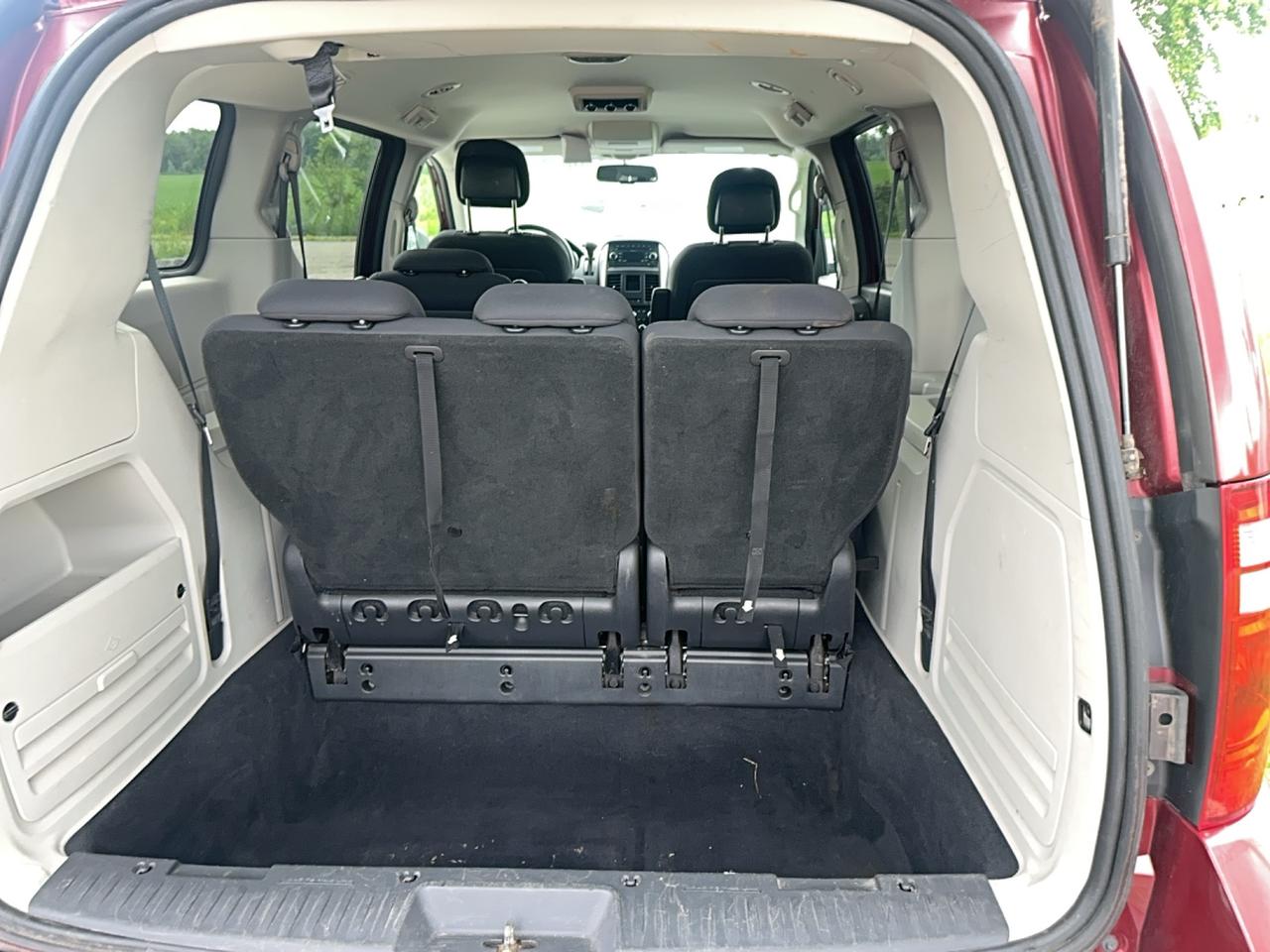 2010 Dodge Grand Caravan SE Photo