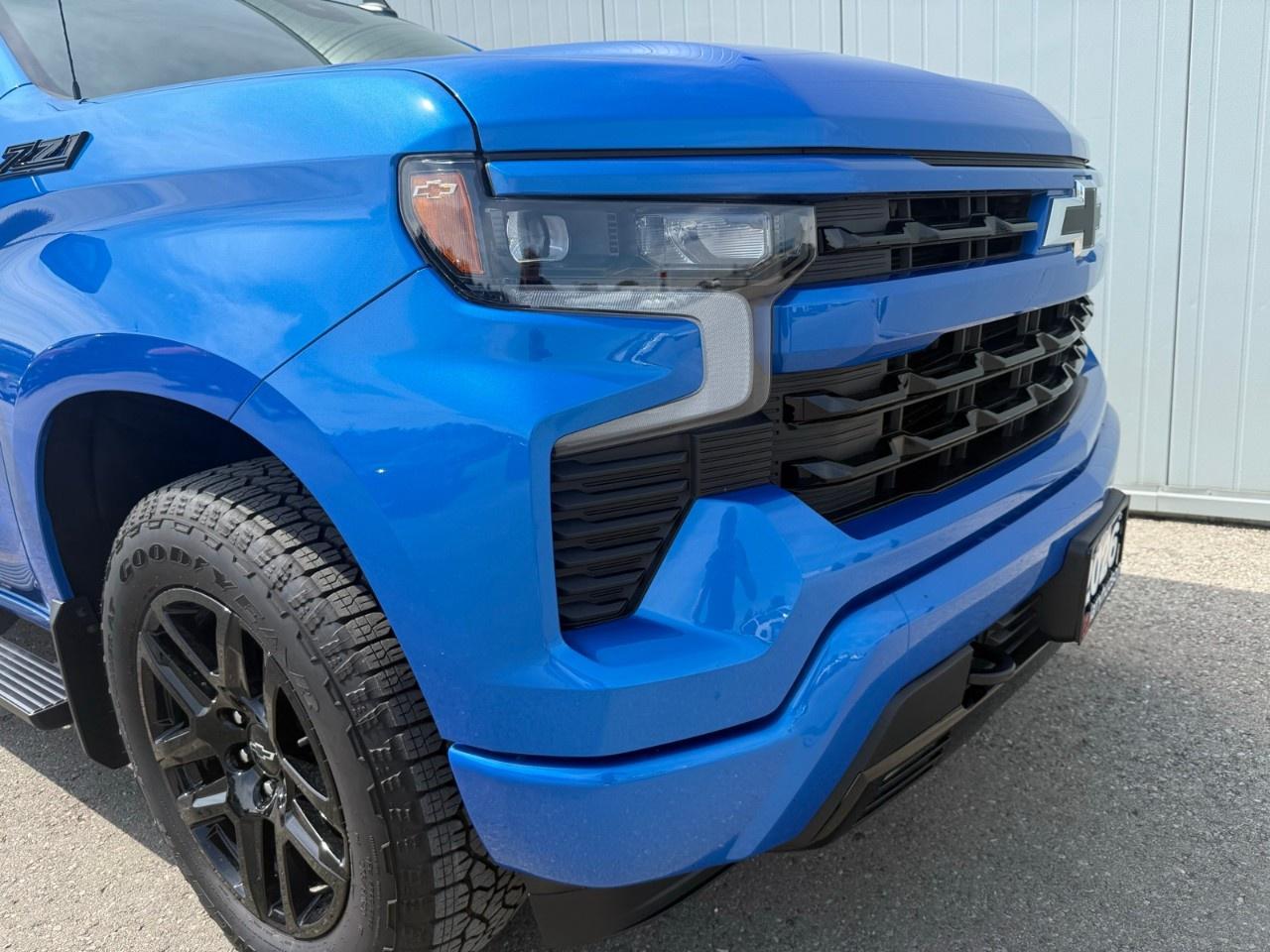 2026 Chevrolet Silverado 1500 Crew Cab Short Box 4-Wheel Drive RST Photo5