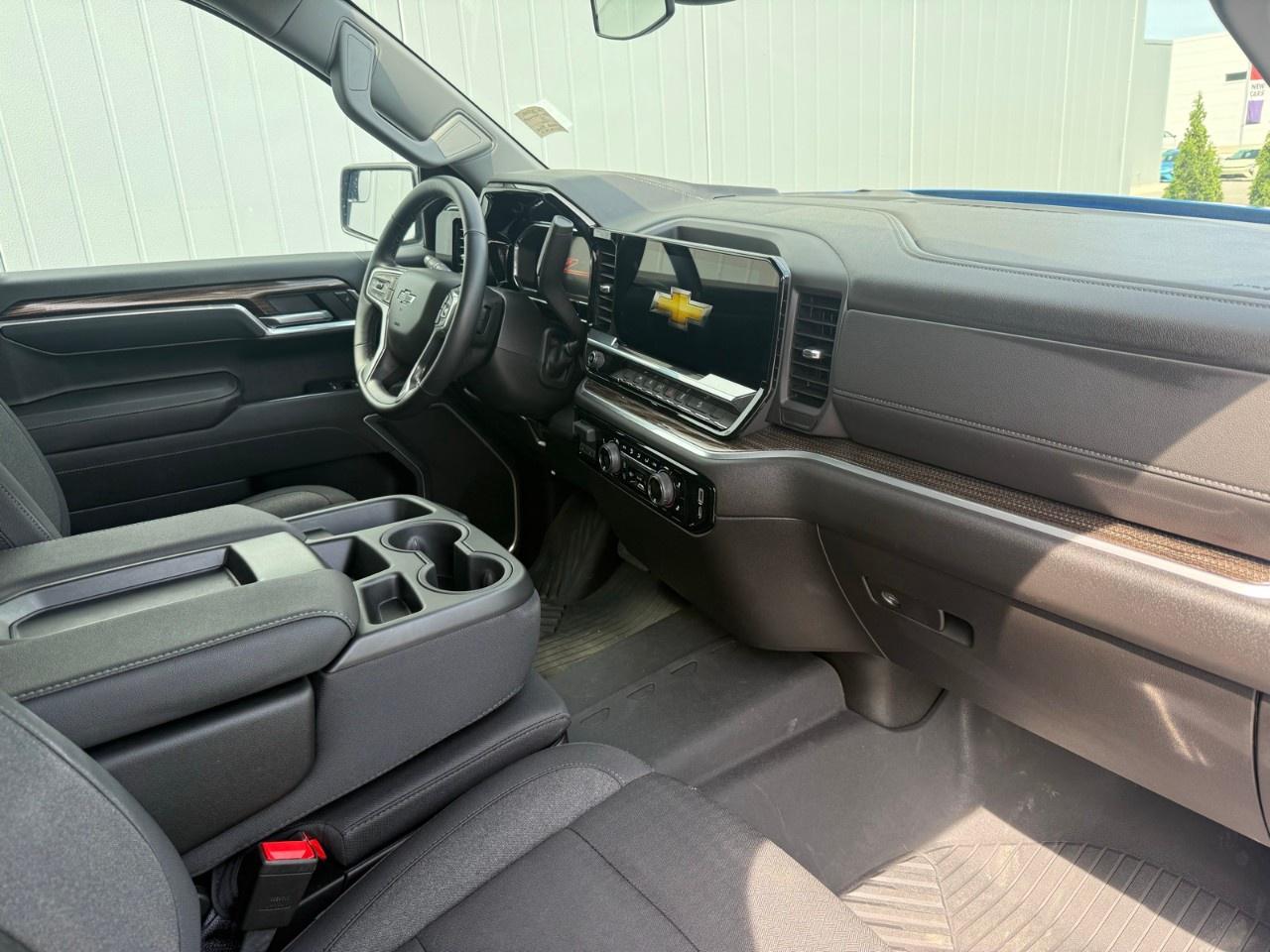 2026 Chevrolet Silverado 1500 Crew Cab Short Box 4-Wheel Drive RST Photo