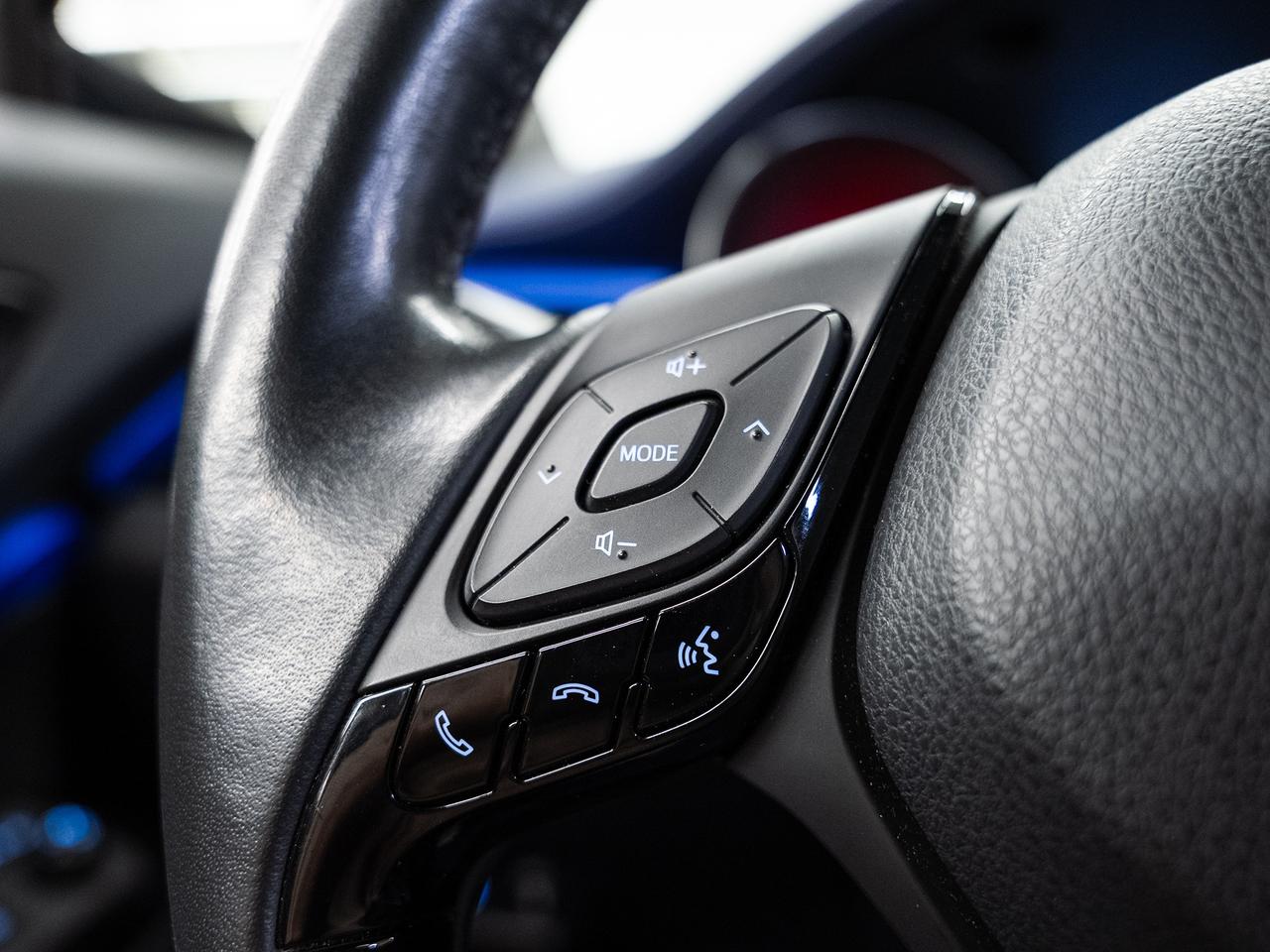 2022 Toyota C-HR XLE PREMIUM | BSM | ACC | Heated Seats | CarPlay