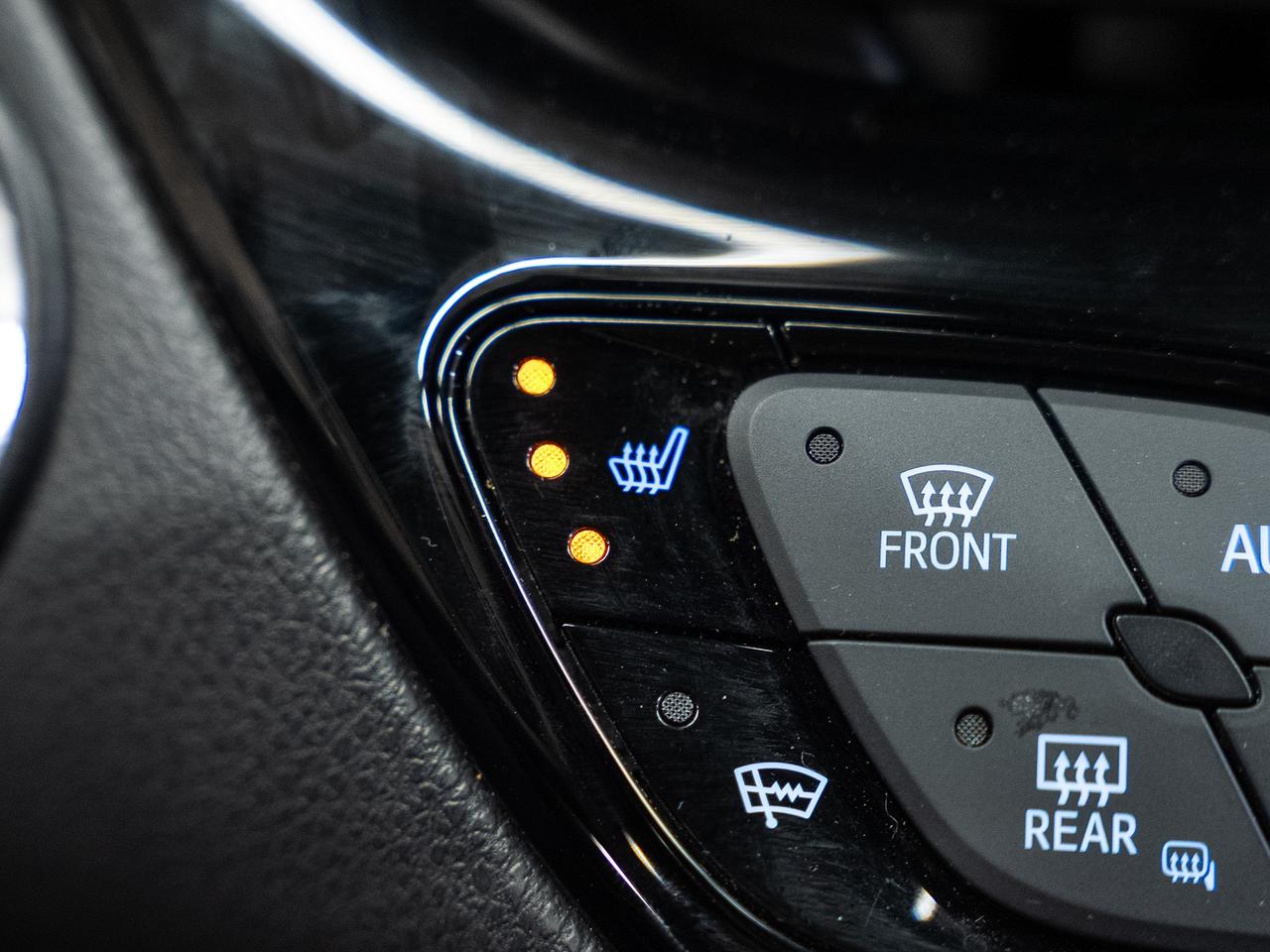 2022 Toyota C-HR XLE PREMIUM | BSM | ACC | Heated Seats | CarPlay
