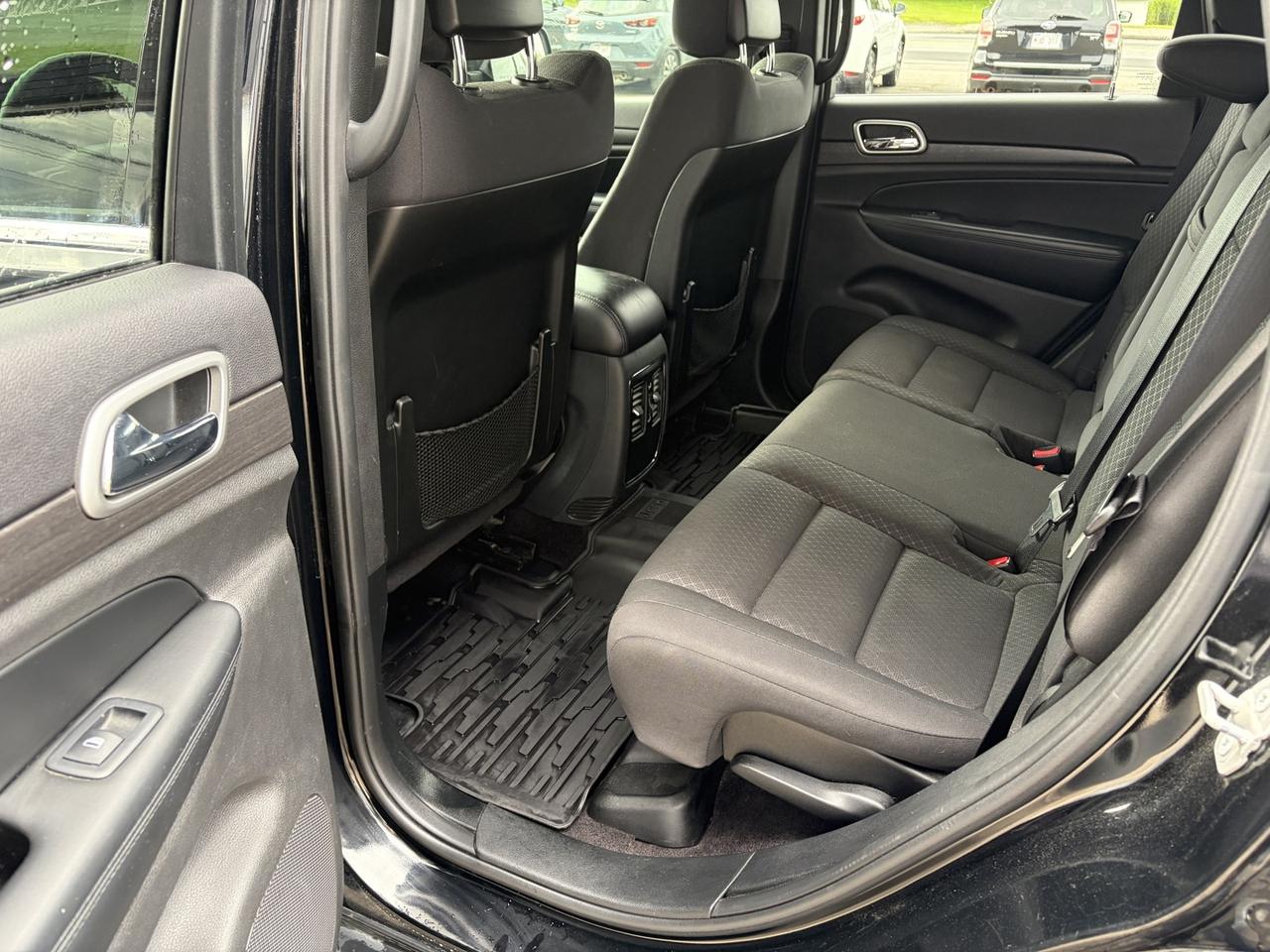 2018 Jeep Grand Cherokee LAREDO 4WD - Photo #6