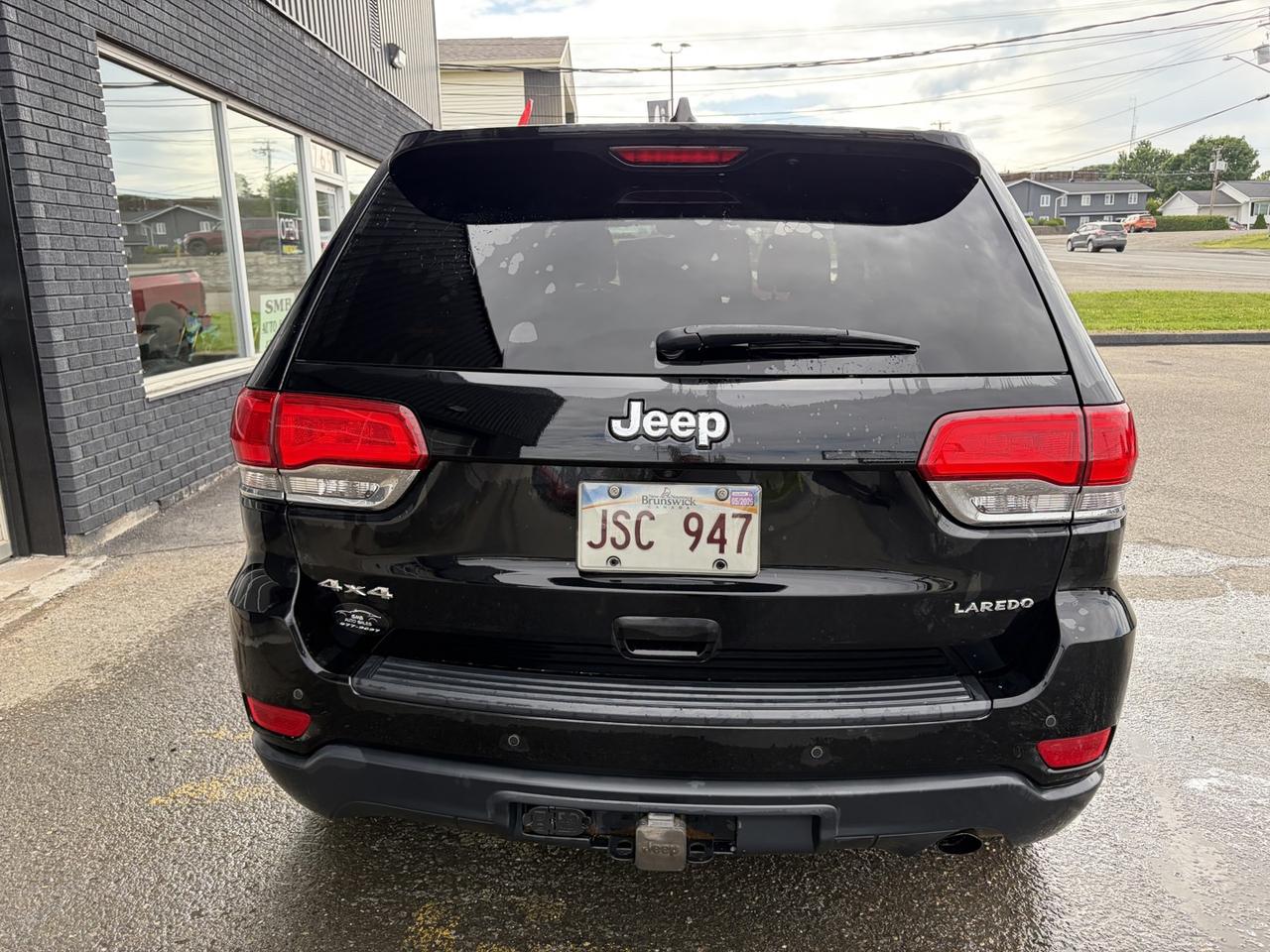 2018 Jeep Grand Cherokee LAREDO 4WD Photo