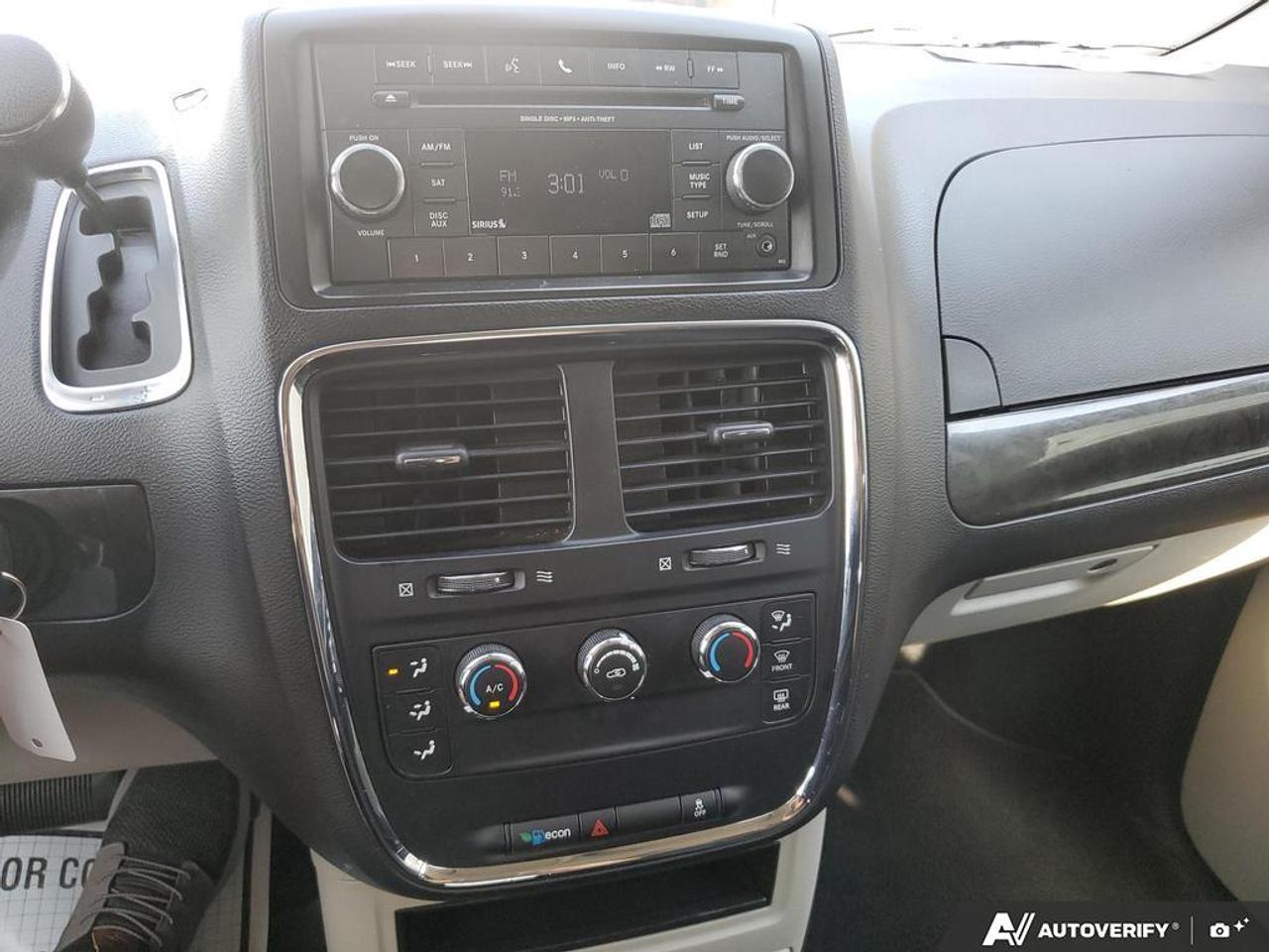 2018 Dodge Grand Caravan SXT-STO-N-GO-BACK UP CAMERA Photo