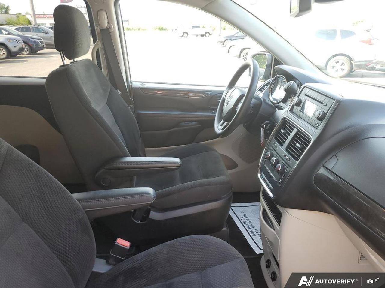 2018 Dodge Grand Caravan SXT-STO-N-GO-BACK UP CAMERA Photo