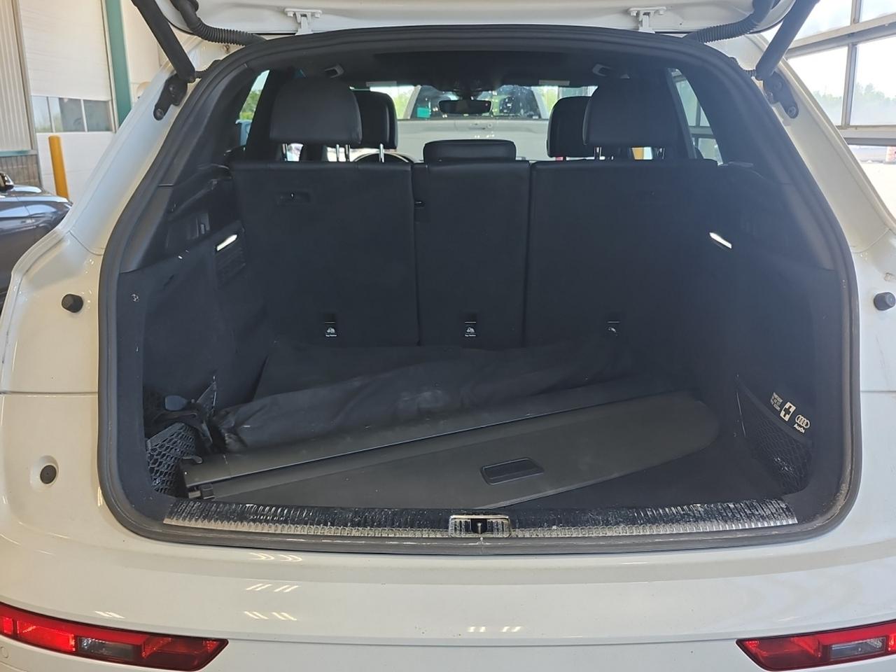 2020 Audi Q5 Progressiv - LOW KM! S-LINE PKG, PANO ROOF, CLEAN! Photo