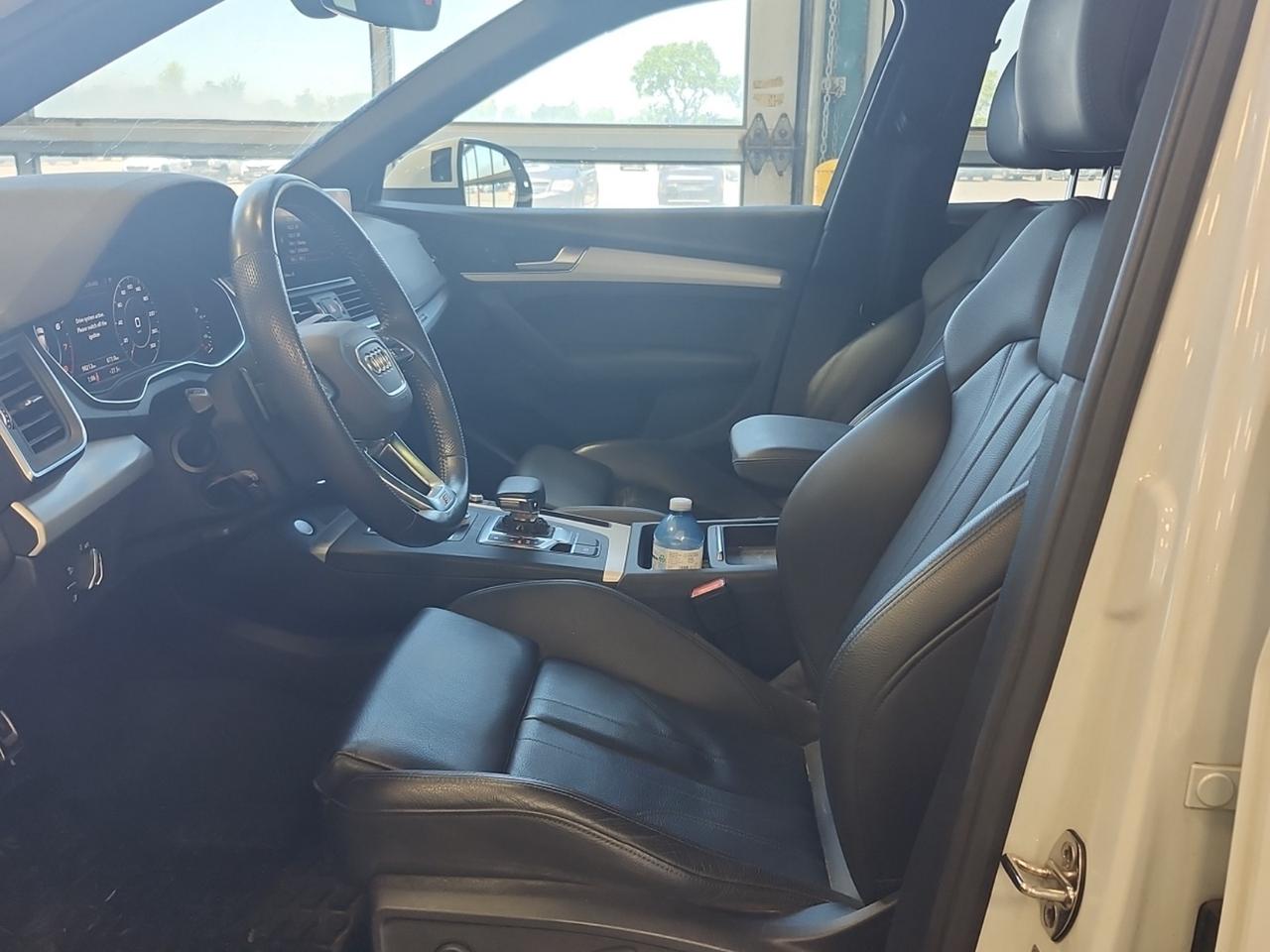 2020 Audi Q5 Progressiv - LOW KM! S-LINE PKG, PANO ROOF, CLEAN! Photo