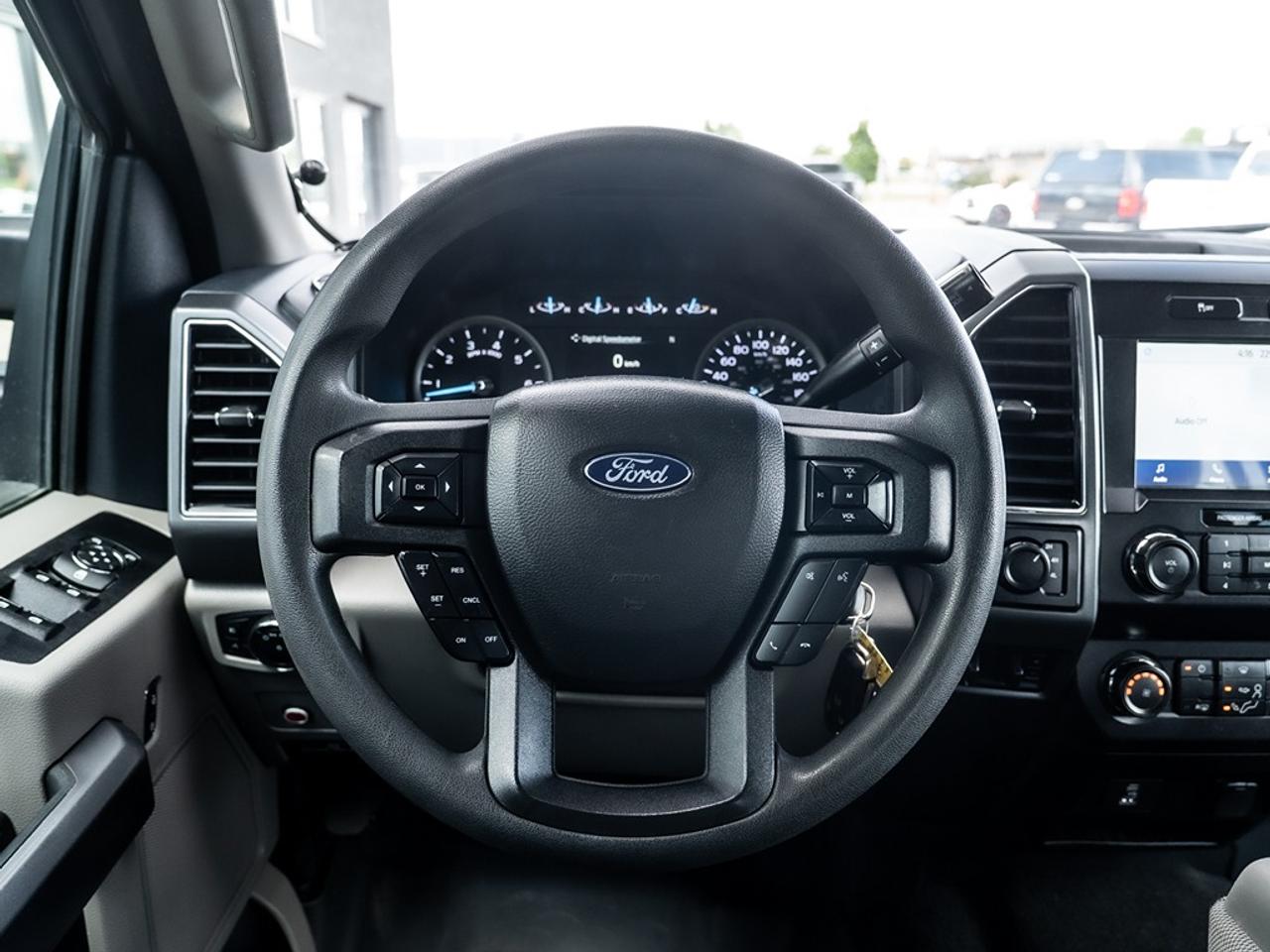 2022 Ford SUPER DUTY F-250 SRW XLT 4WD Crew Cab 8' Box Photo10