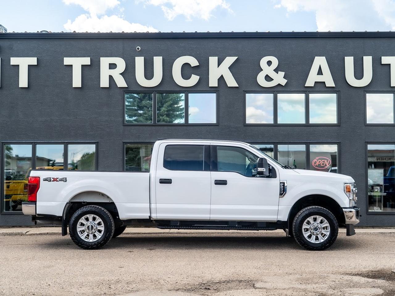2022 Ford SUPER DUTY F-250 SRW XLT 4WD Crew Cab 8' Box Photo4