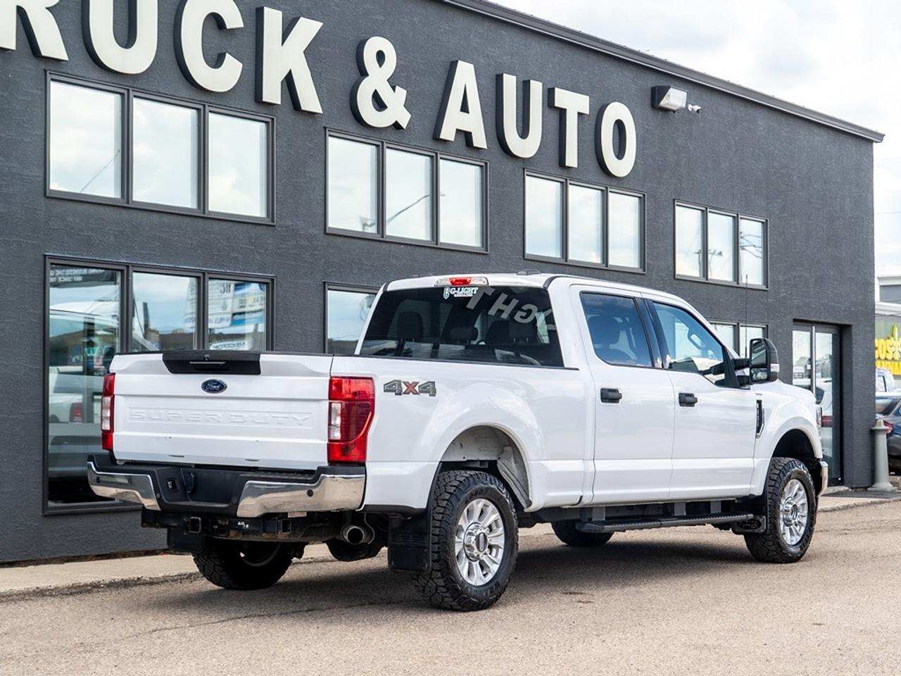 2022 Ford SUPER DUTY F-250 SRW XLT 4WD Crew Cab 8' Box Photo5