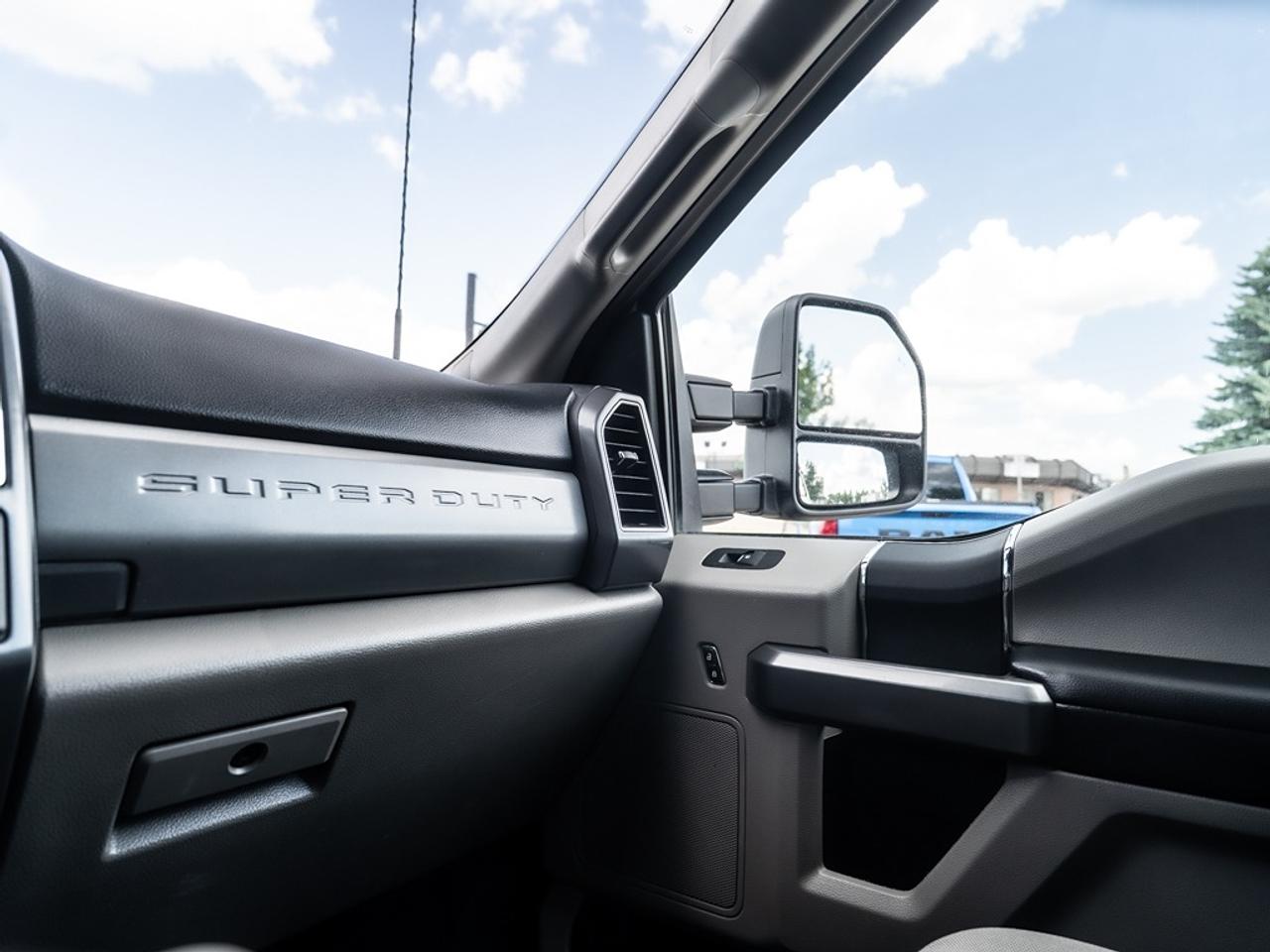 2022 Ford SUPER DUTY F-250 SRW XLT 4WD Crew Cab 8' Box Photo35