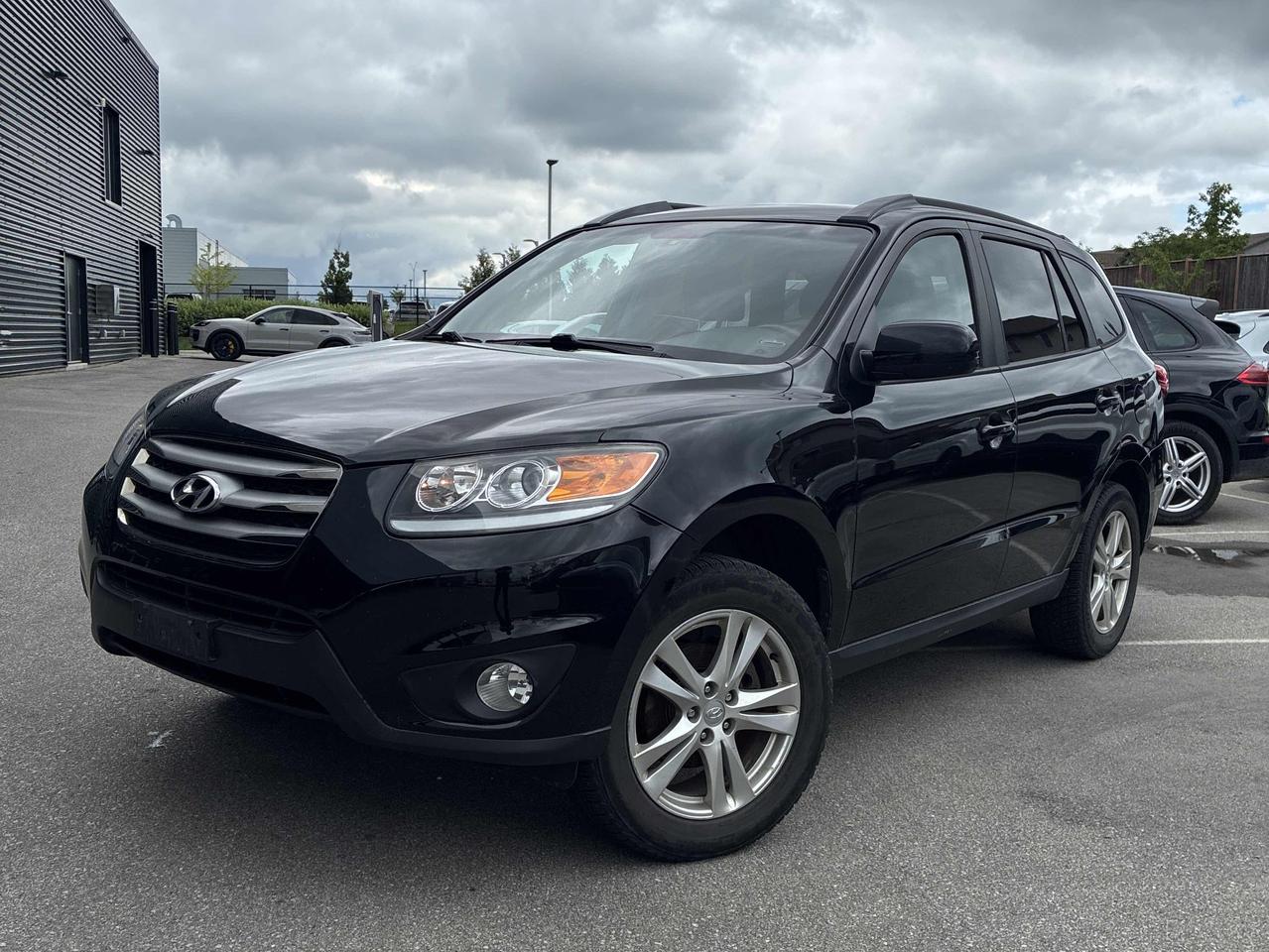 2012 Hyundai Santa Fe GL Sport - AWD, ONLY 107K, SUNROOF, HEATED SEATS! Photo