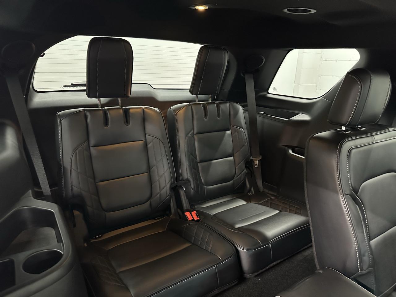 2017 Ford Explorer Platinum Photo10