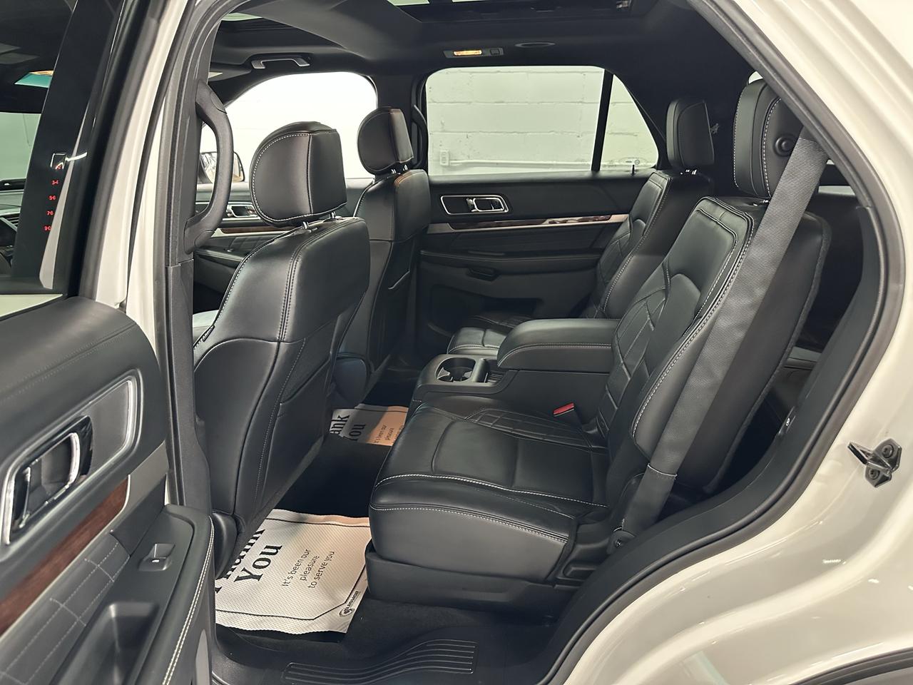 2017 Ford Explorer Platinum Photo30