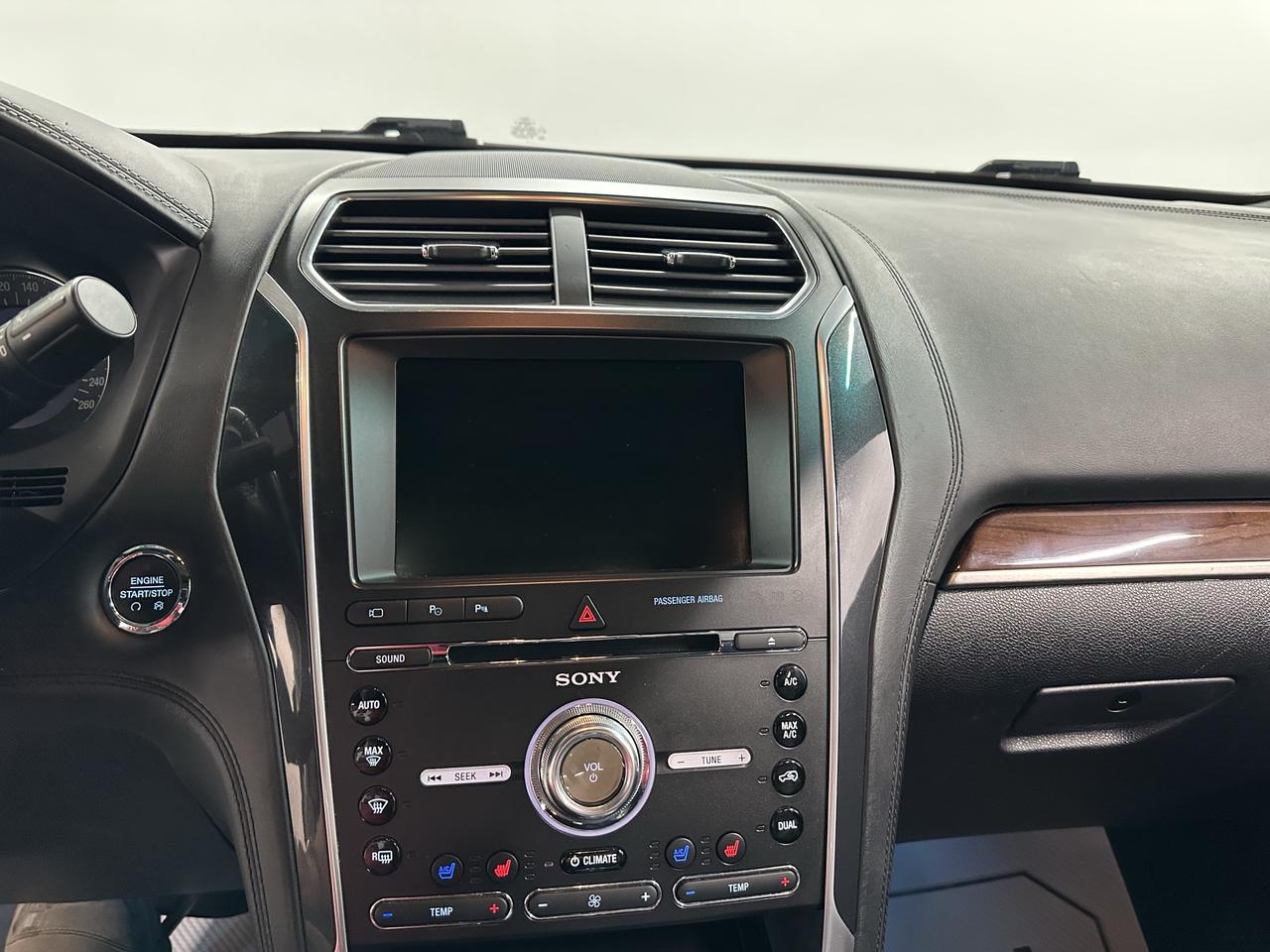 2017 Ford Explorer Platinum Photo18