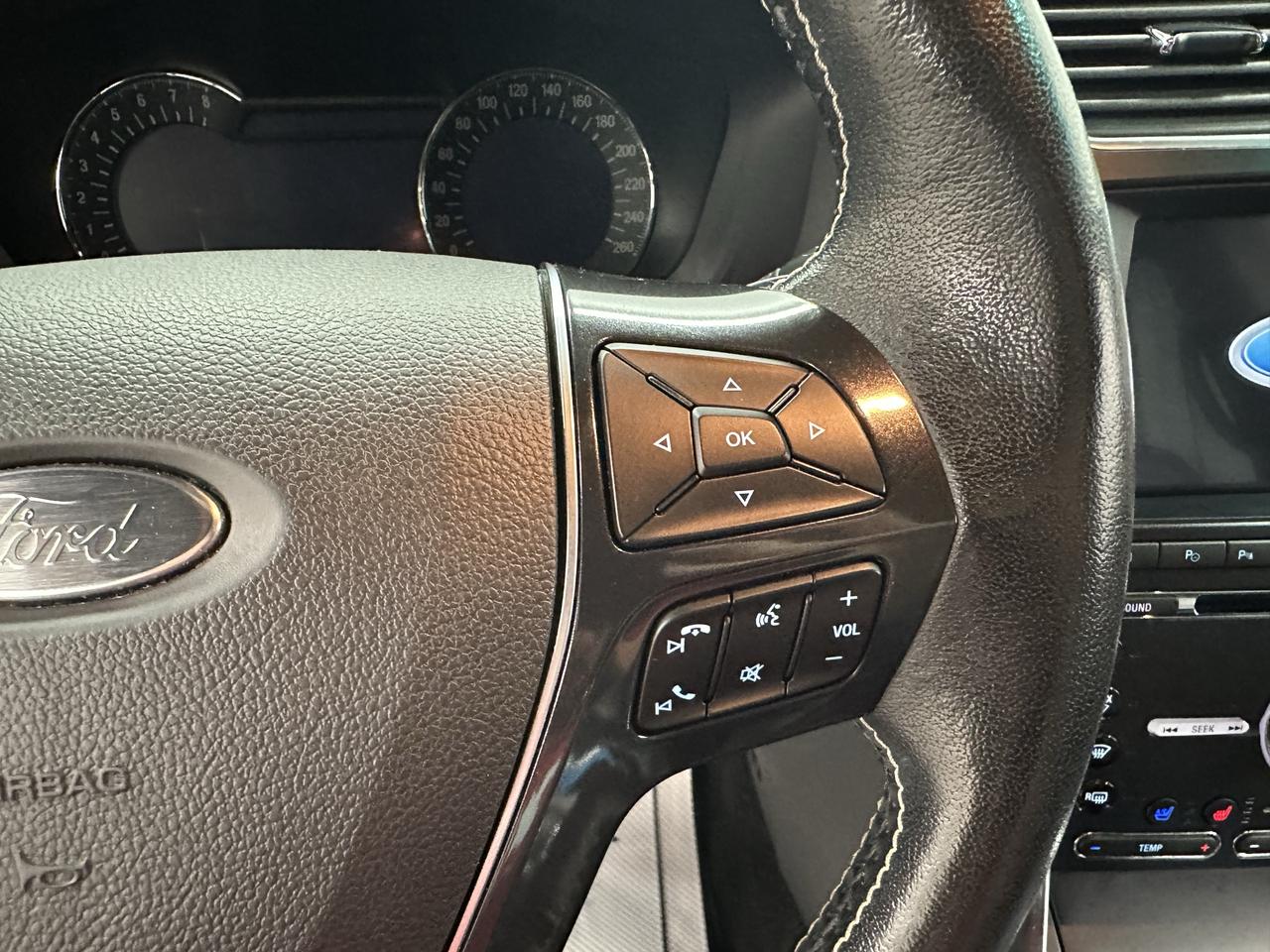2017 Ford Explorer Platinum Photo17